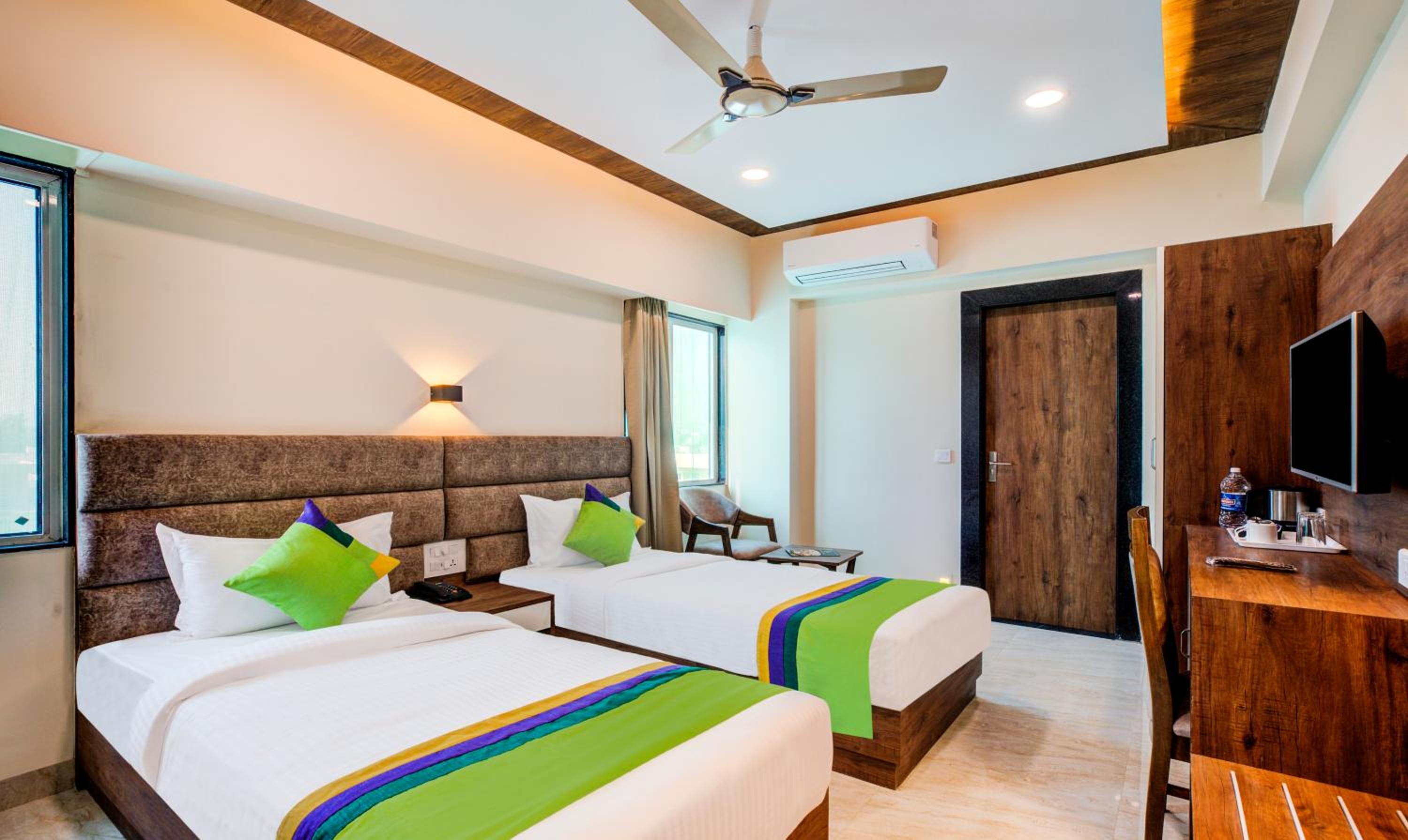 Deluxe Double or Twin Room photo 2