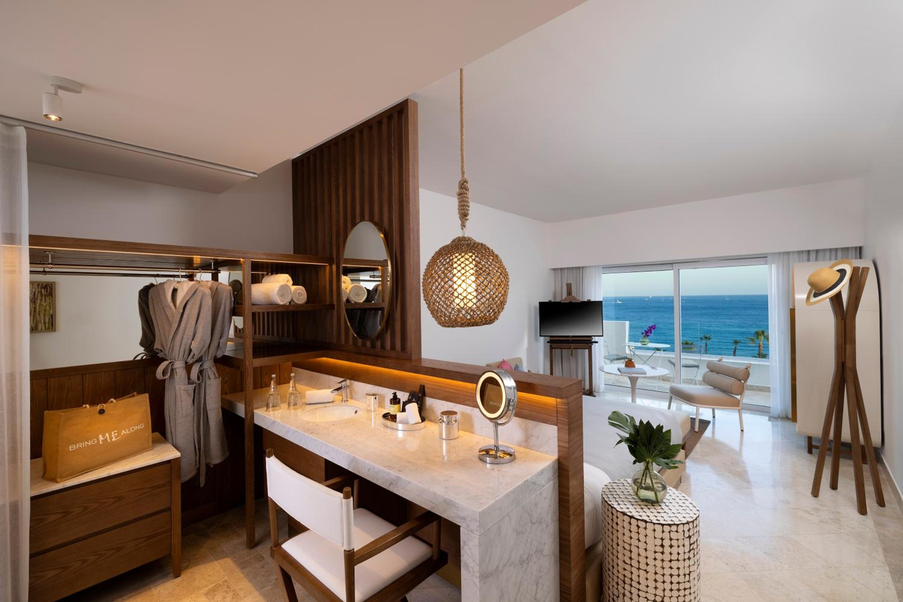Extra Suite Junior ME+
