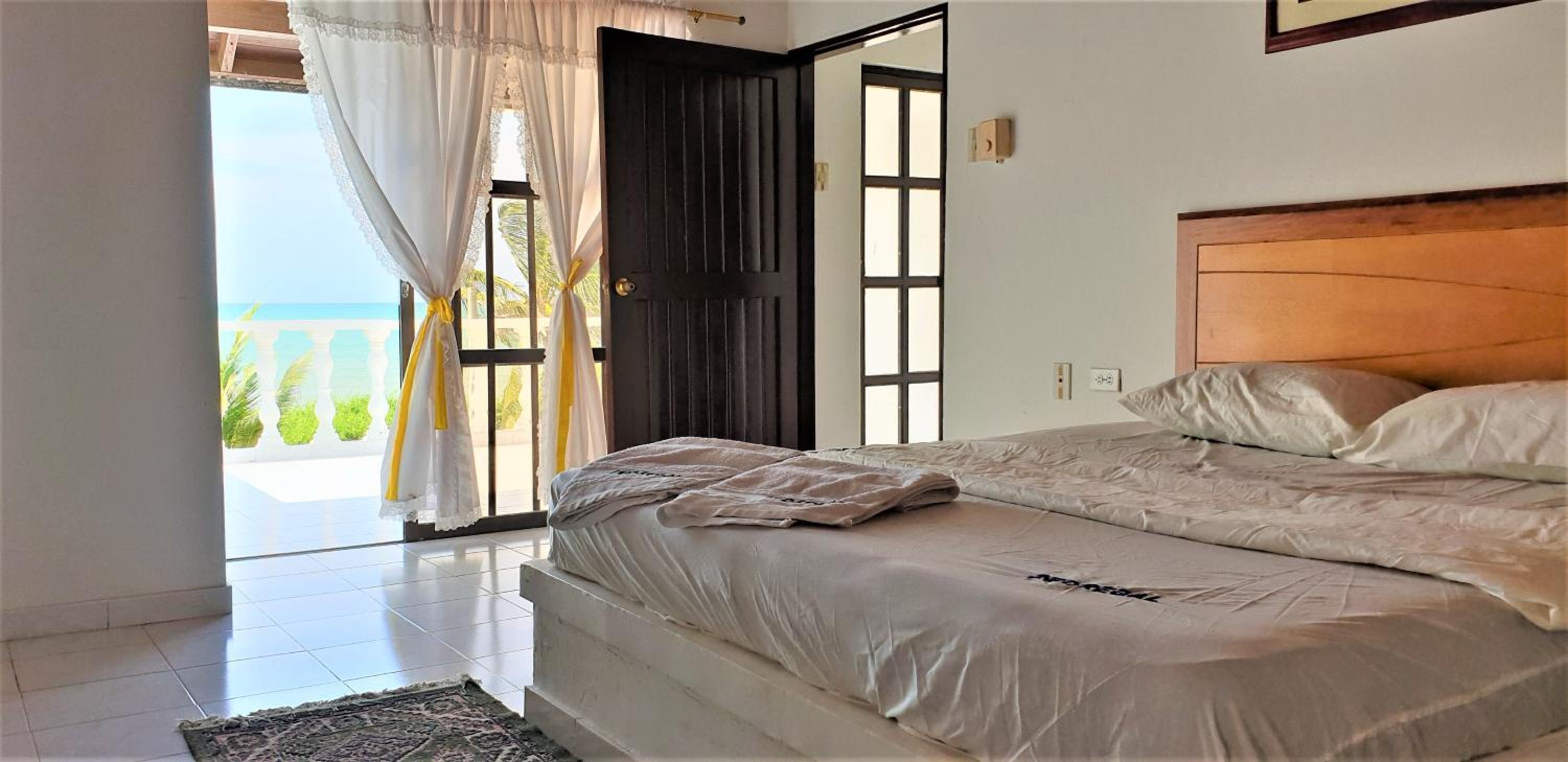 Four-Bedroom House photo 1