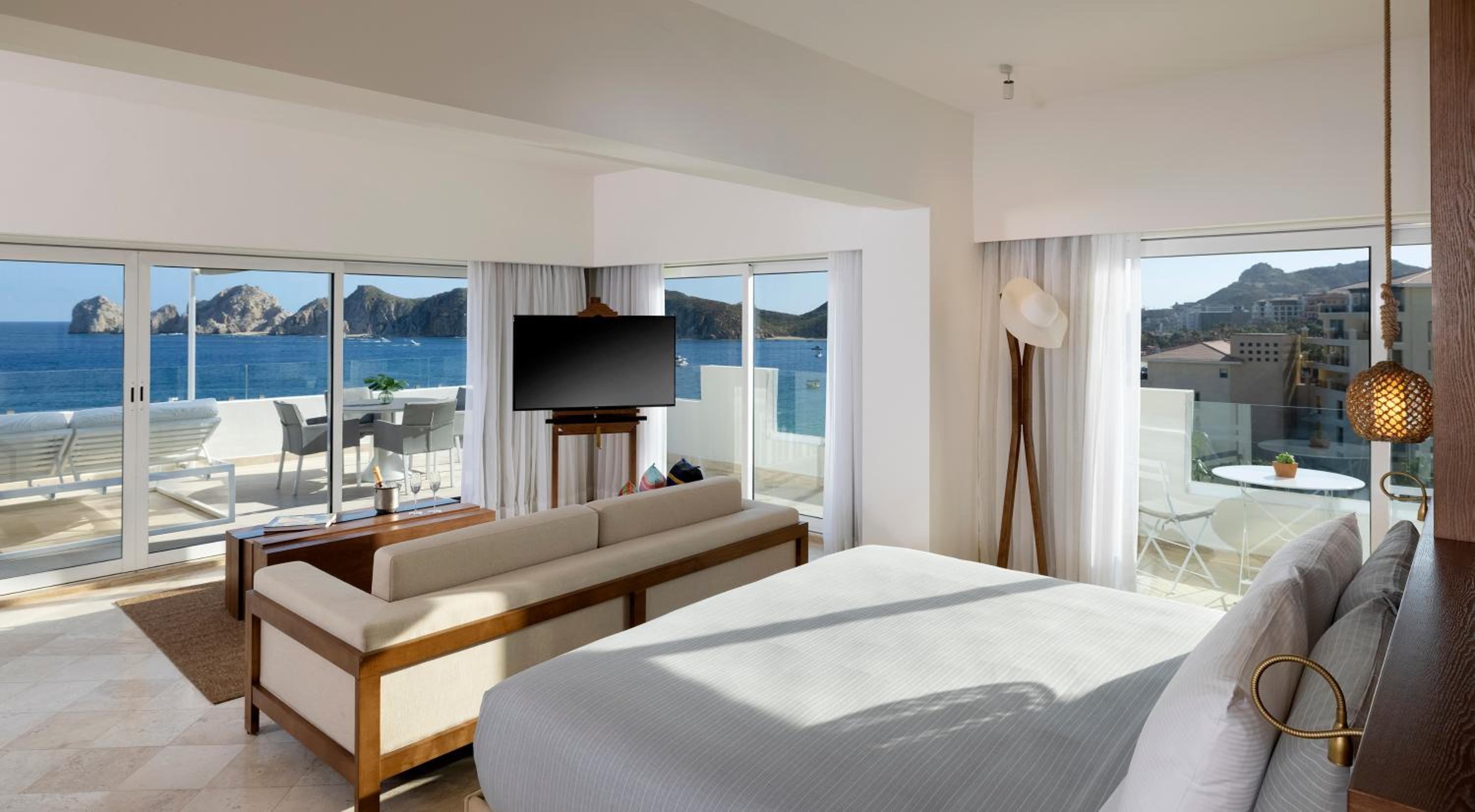 Suite Exclusiva ME+ con Jacuzzi y Terraza