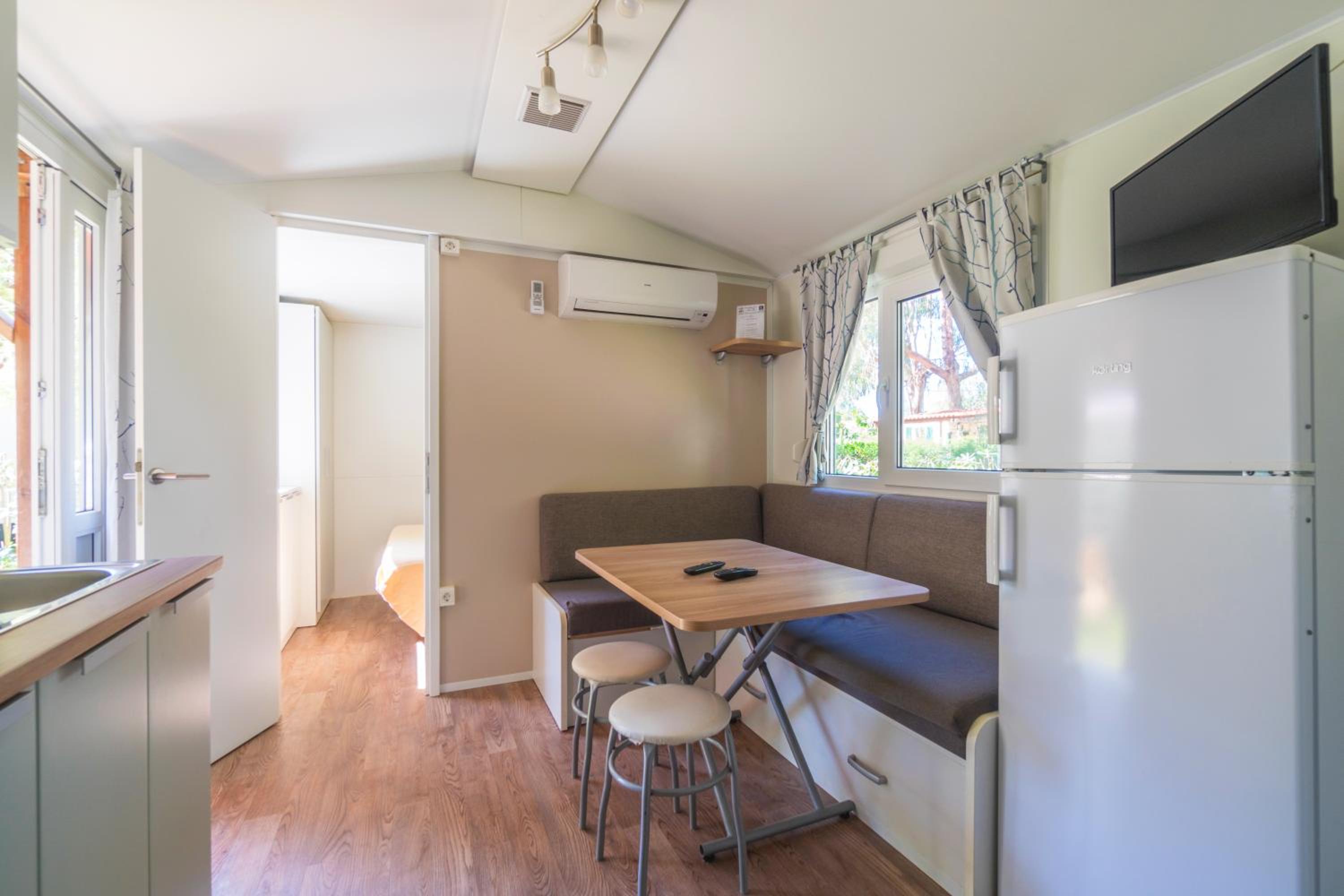 Mobile Home Standard - Photo 6
