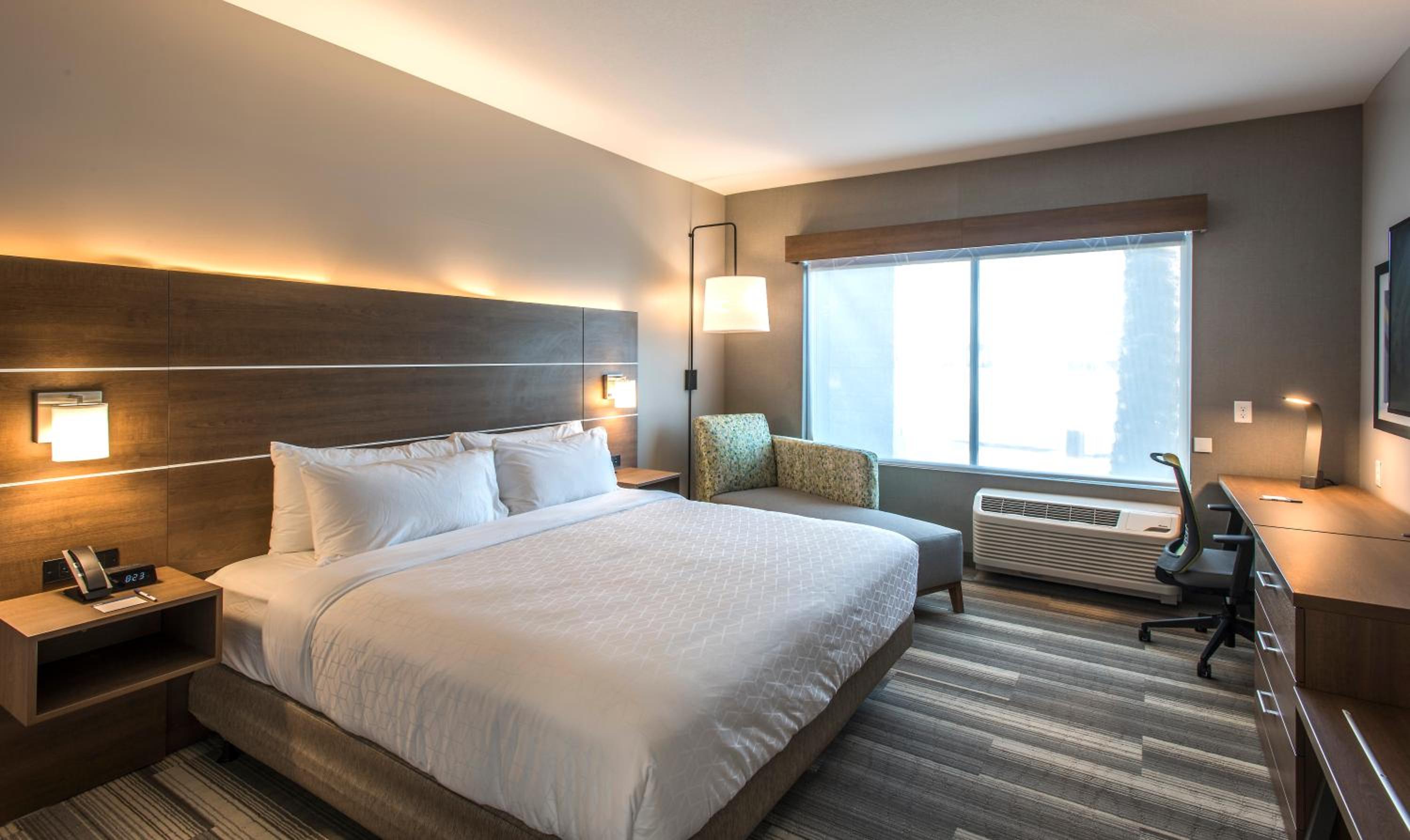 Standard King Room - Photo 1