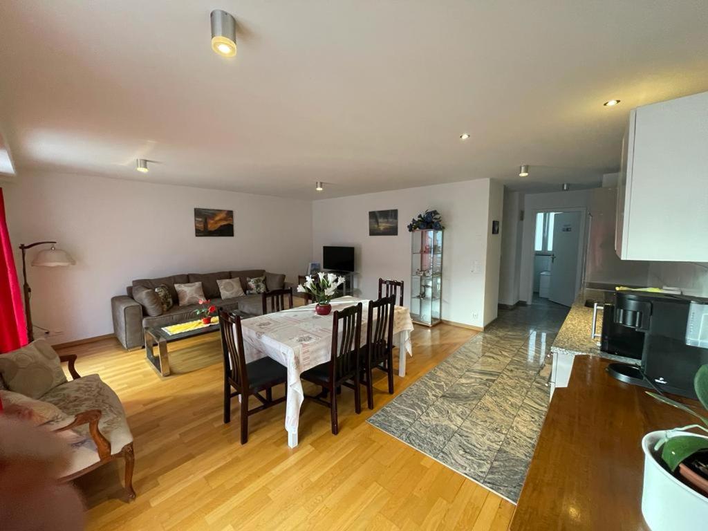 Two-Bedroom Apartment with Mountain View photo 3