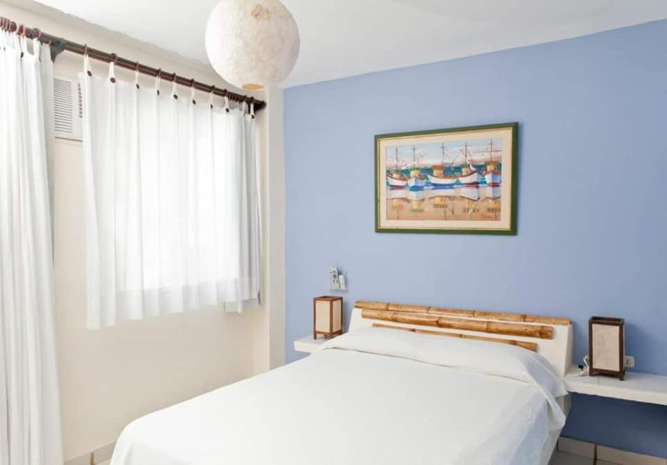 Double Room with Sea View - Photo 1