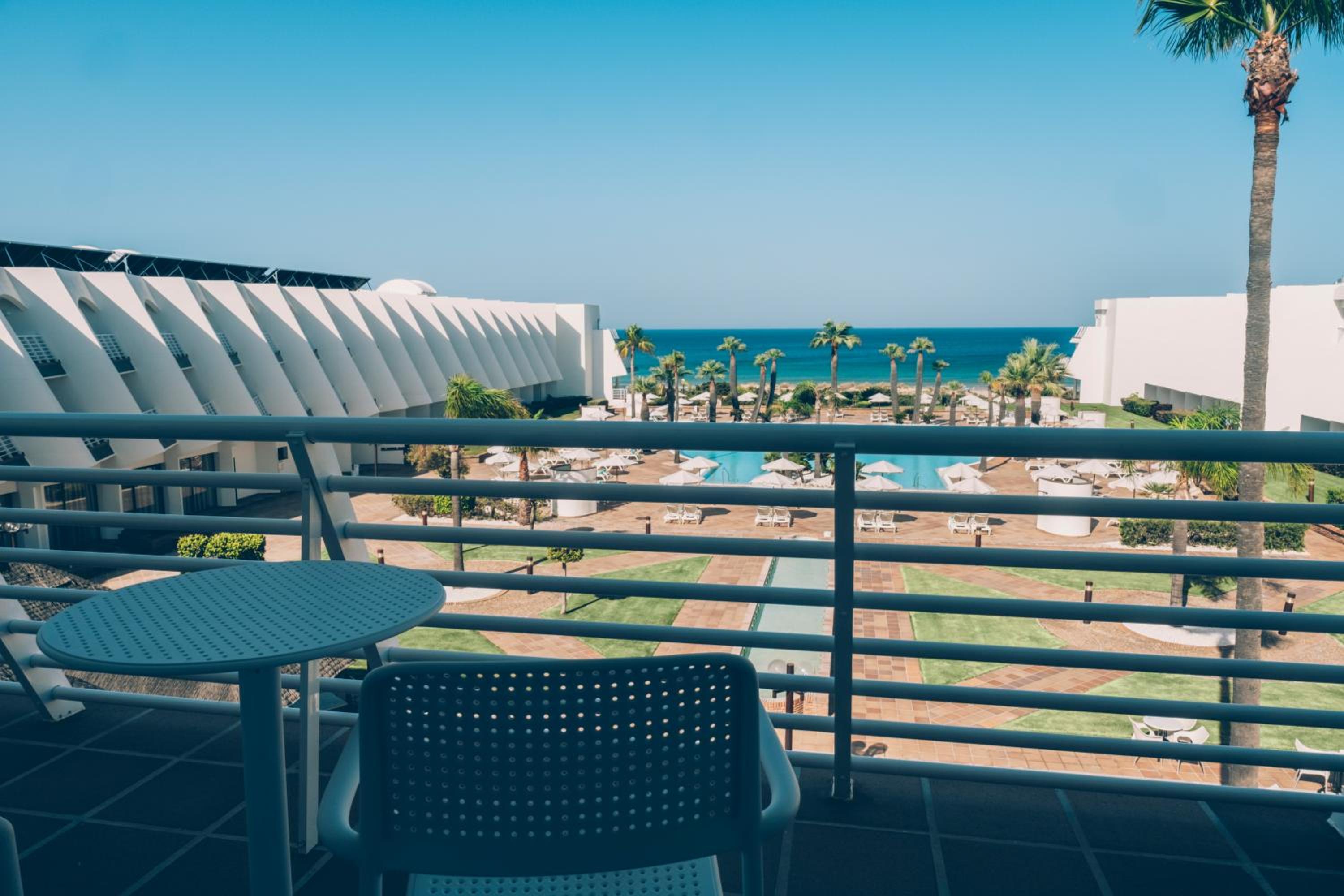 Junior Suite with Sea View - Photo 3