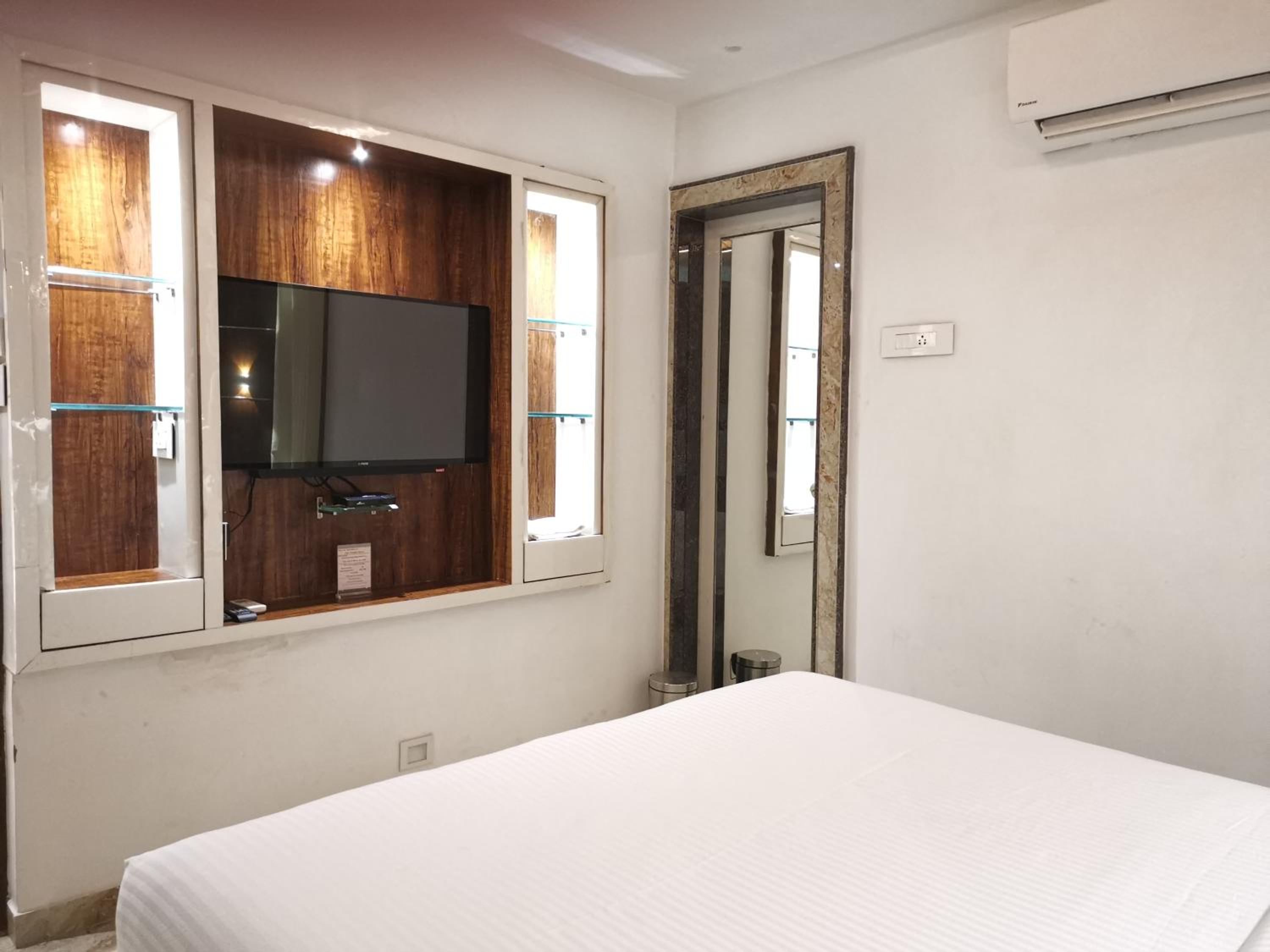 Deluxe room without balcony - Photo 9