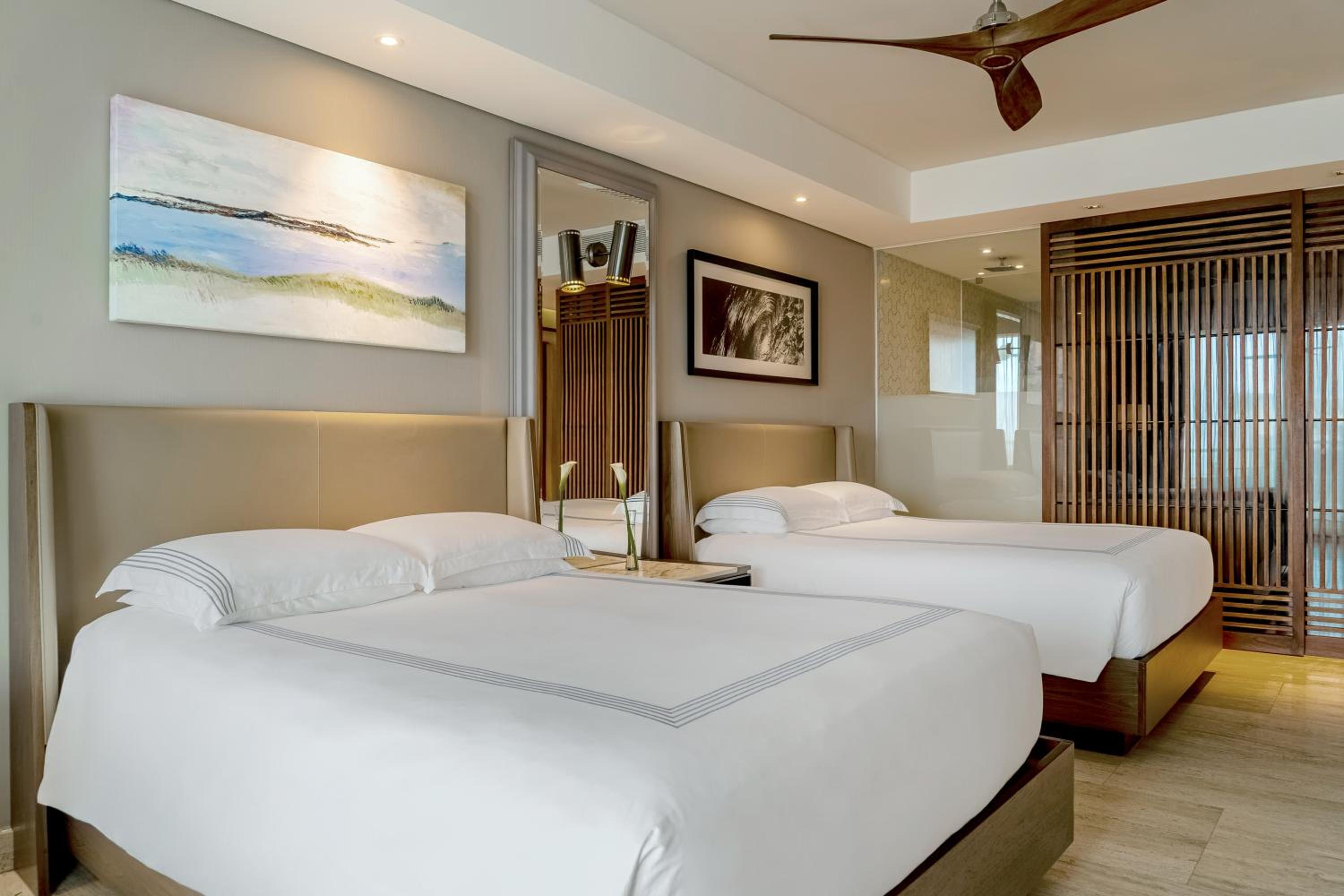 Queen Room with Two Queen Beds - Downtown House