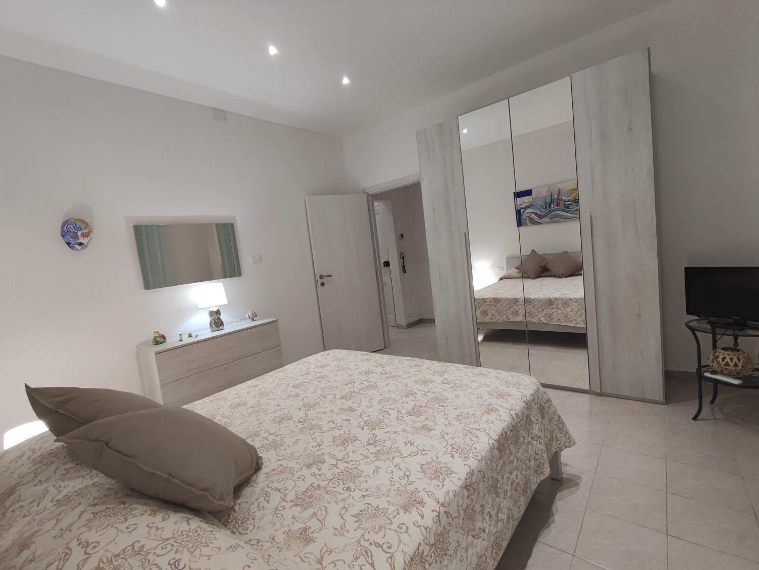 One-Bedroom Apartment - Photo 9
