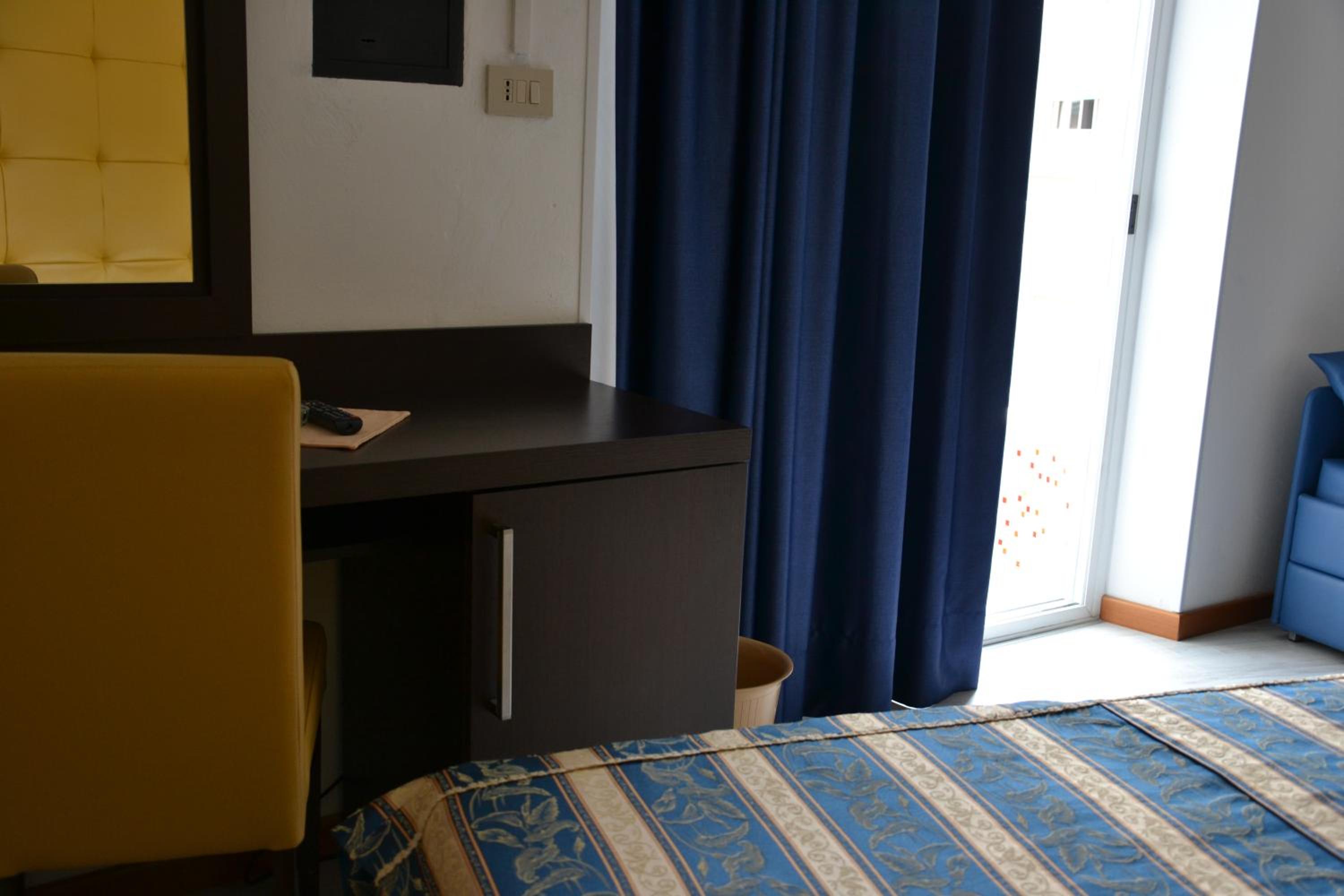 Superior Quadruple Room - Photo 2