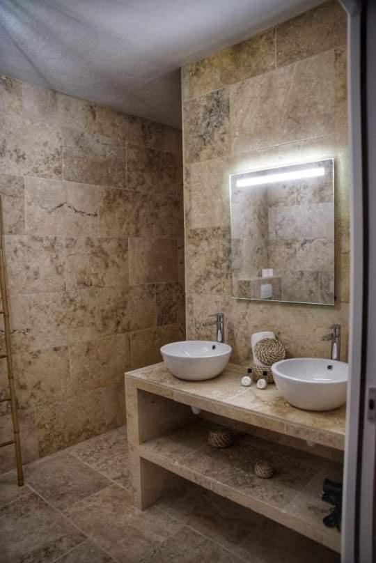 Double Room with Private Bathroom - Photo 4