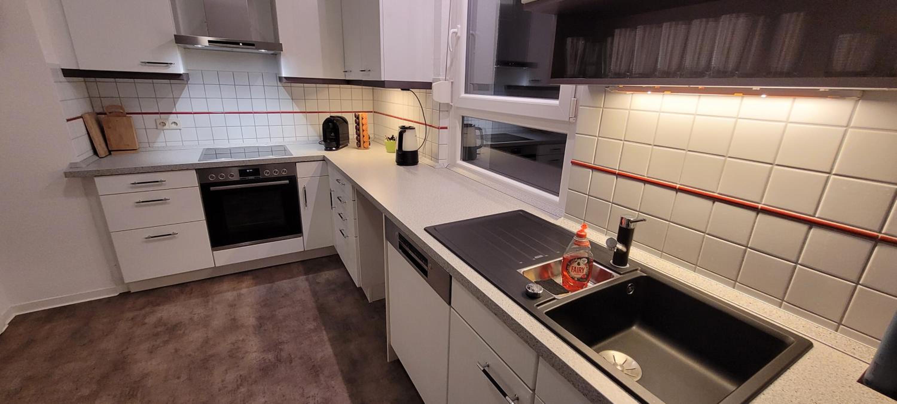 Apartment with Terrace - Photo 22