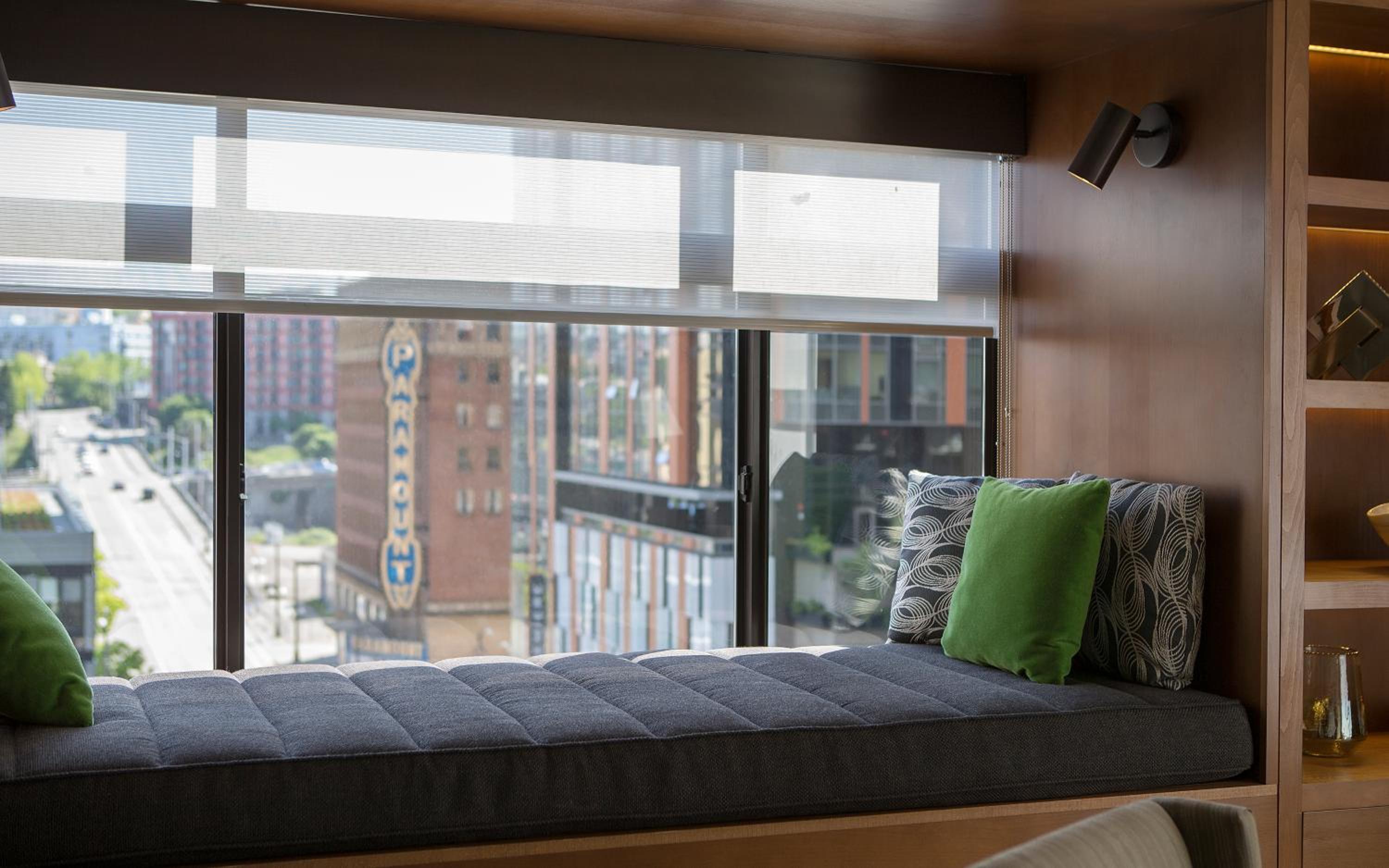 Cosmopolitan One-Bedroom Suite photo 2