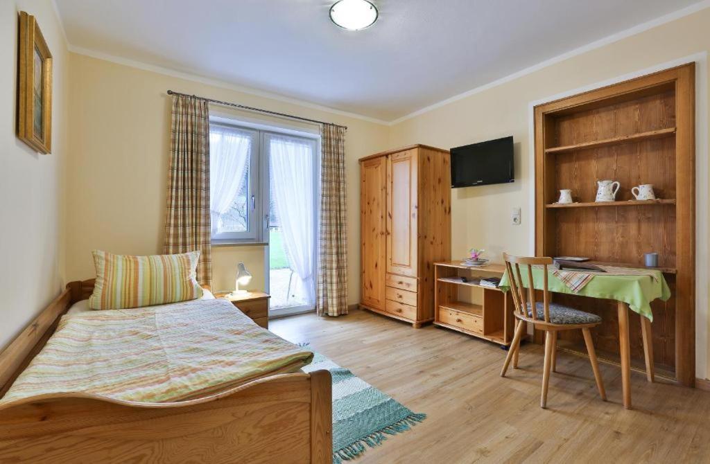 Single Room photo 2