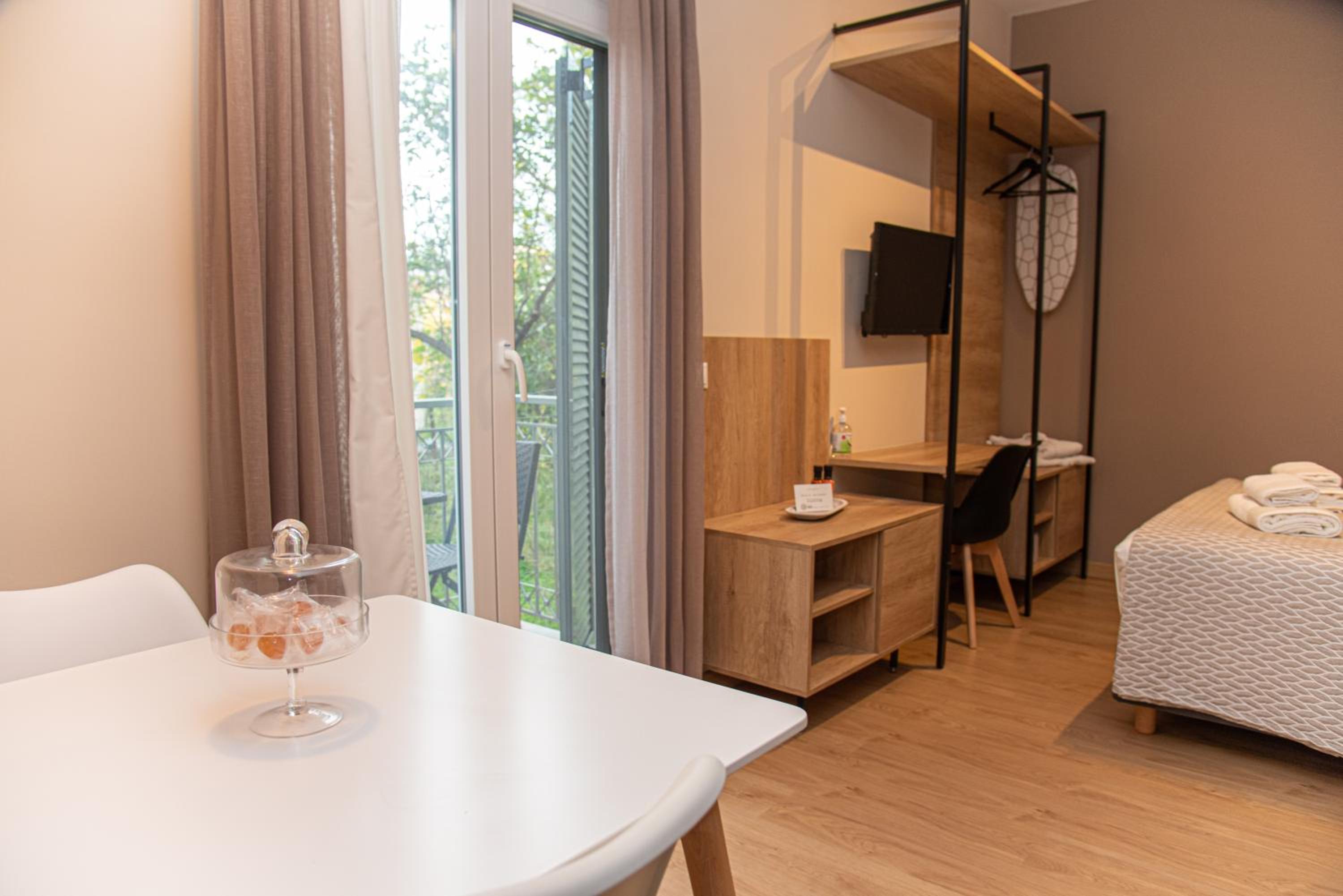 Studio Apartment photo 1