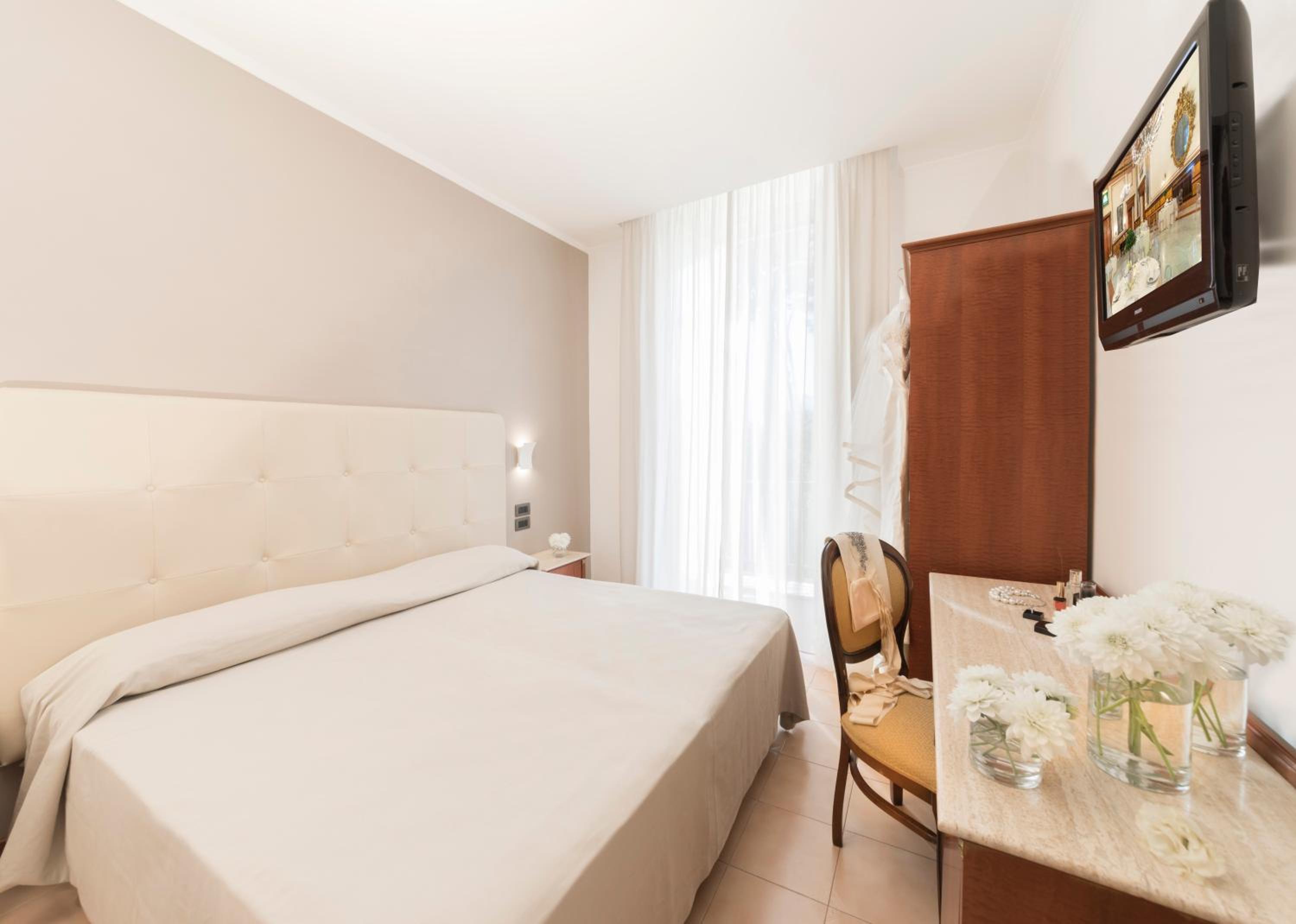 Superior Double or Twin Room with Spa Access - Photo 3