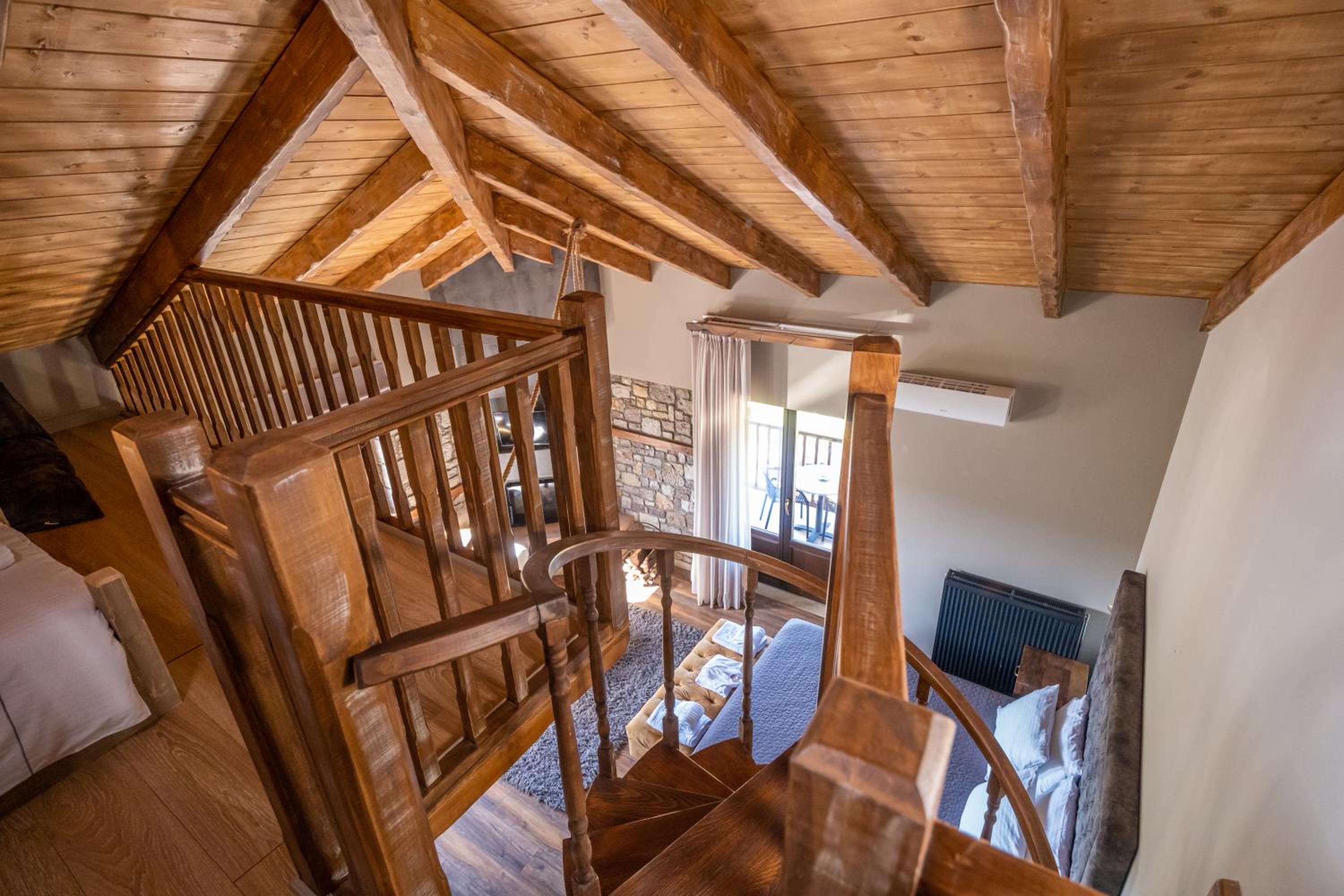 Superior King Suite photo 3