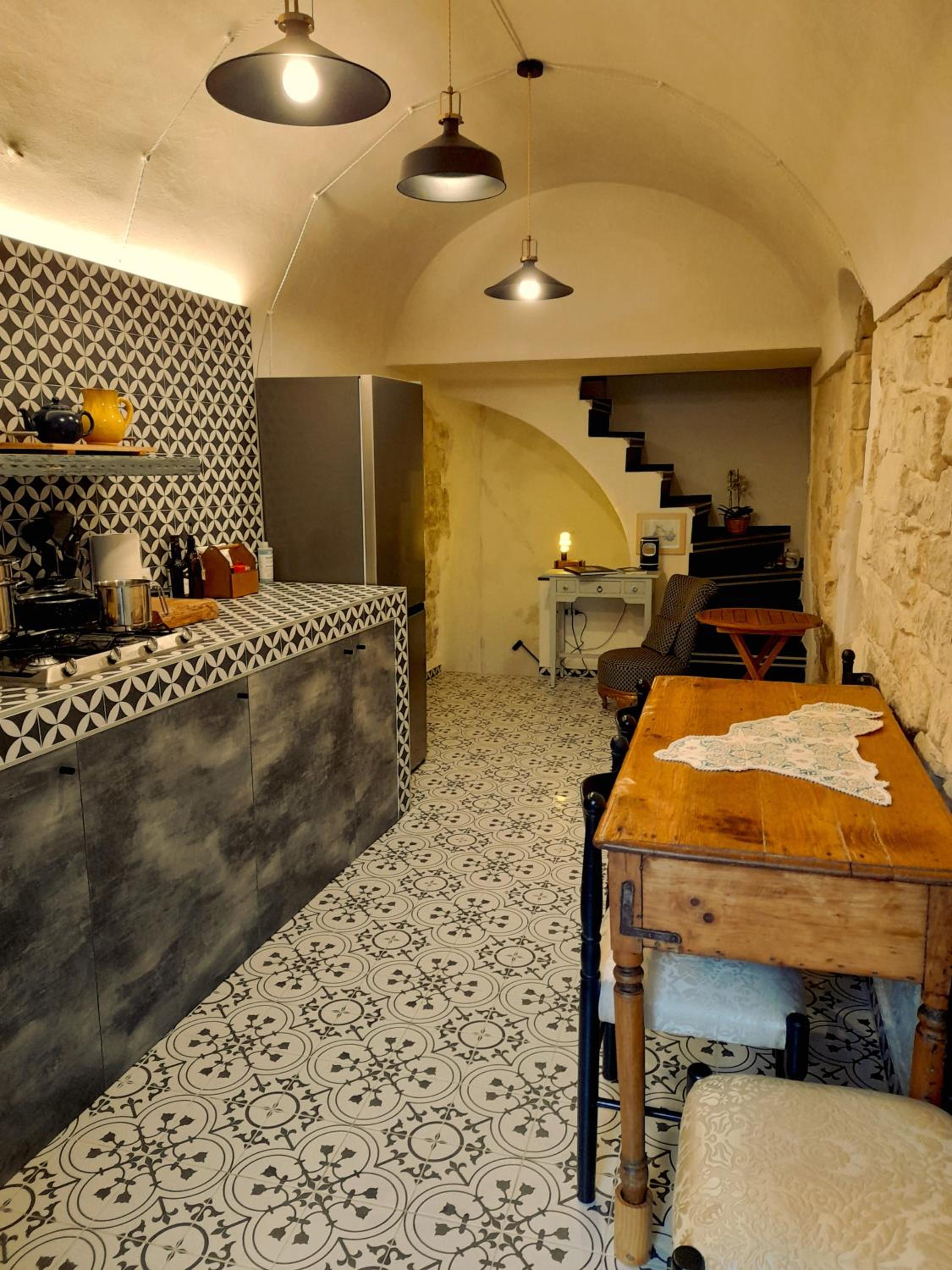 One-Bedroom House - Photo 18