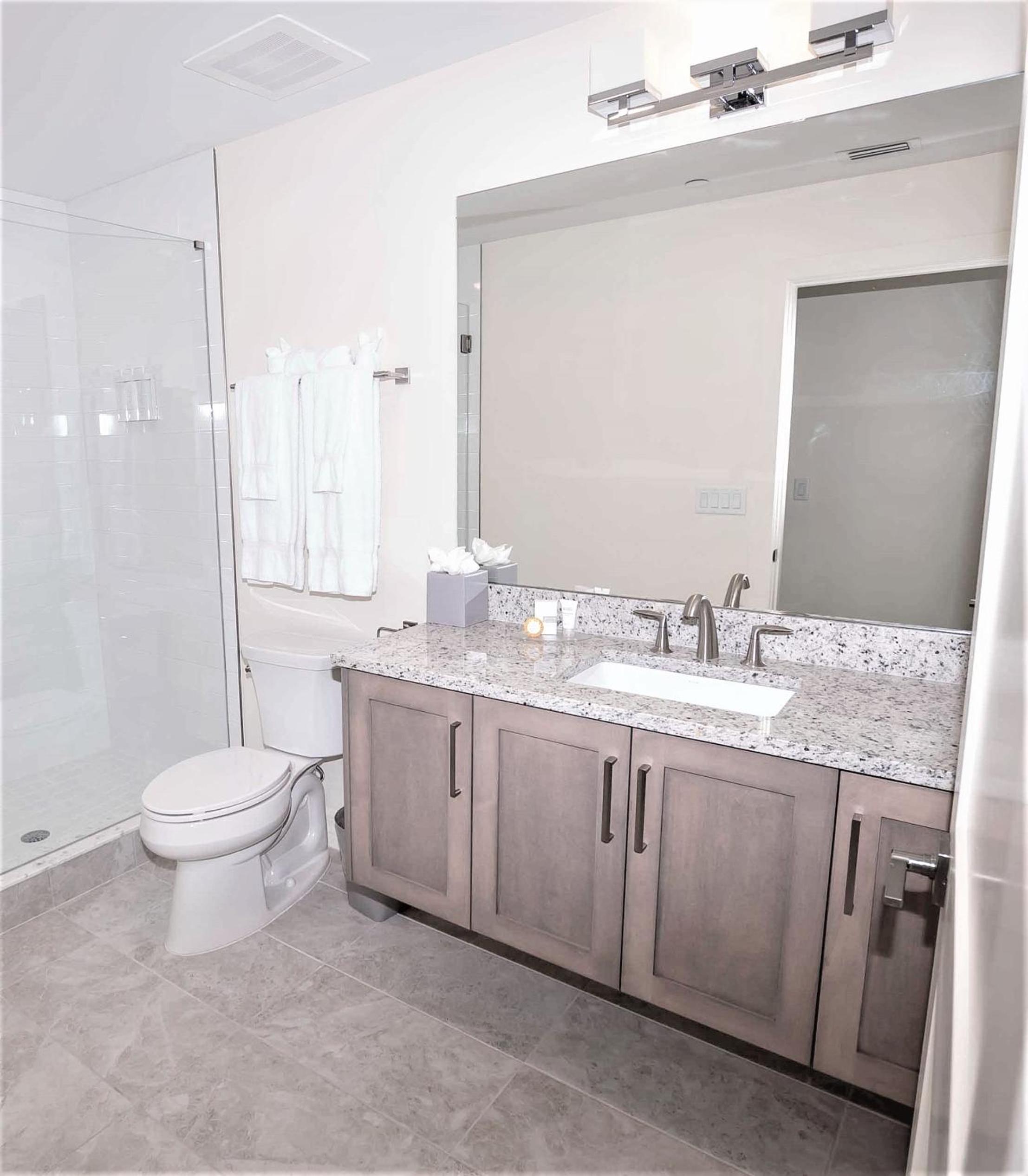 Standard 2 Bedroom Accessible Suite photo 3
