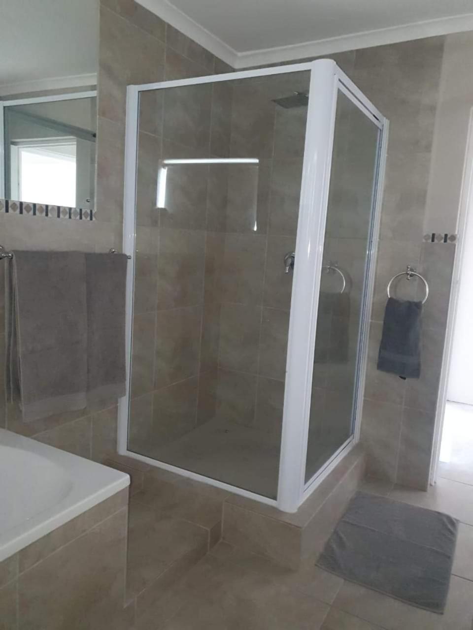 Two-Bedroom Apartment - Photo 2