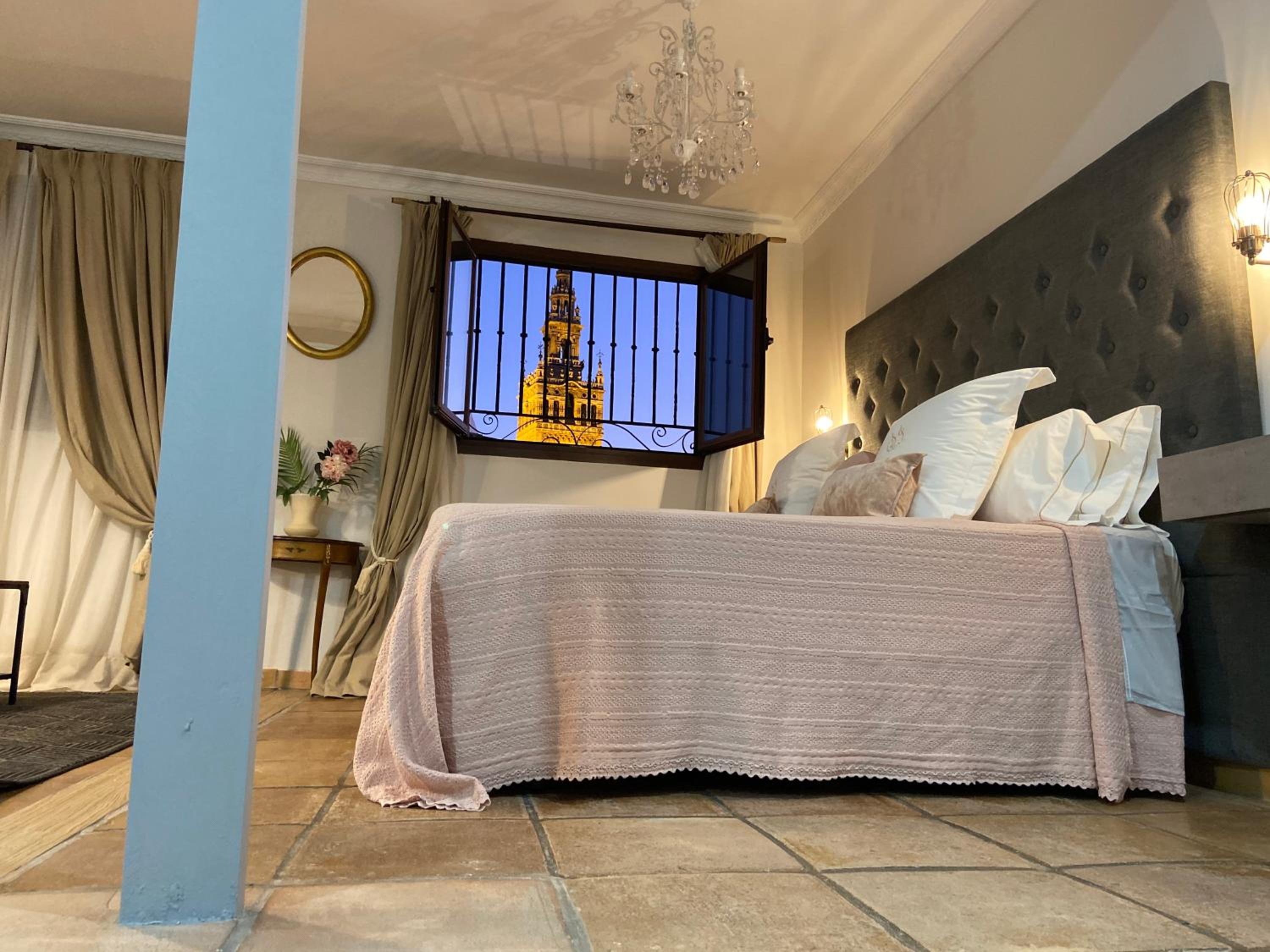 Loft - Photo 1