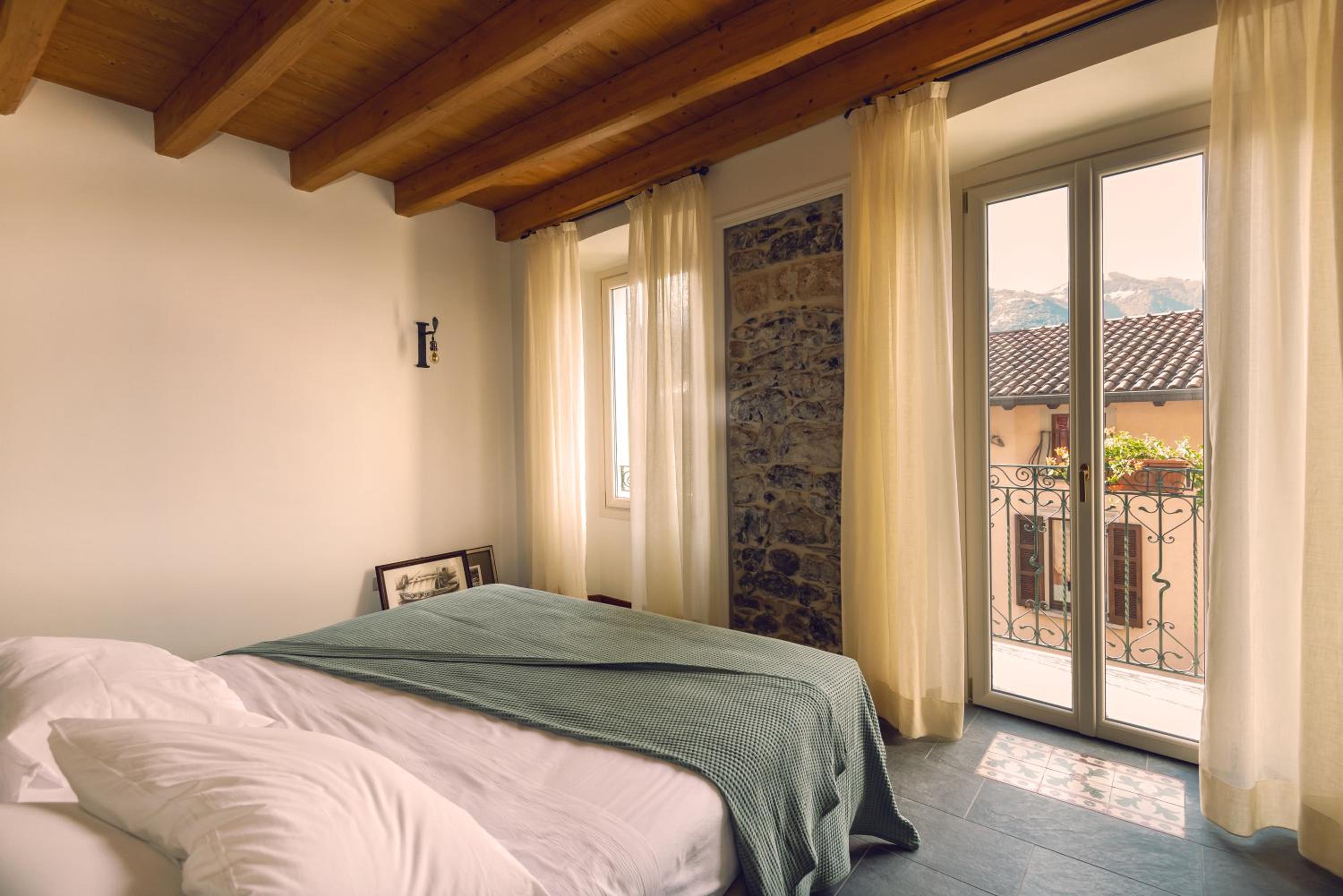 King Room with Balcony photo 1