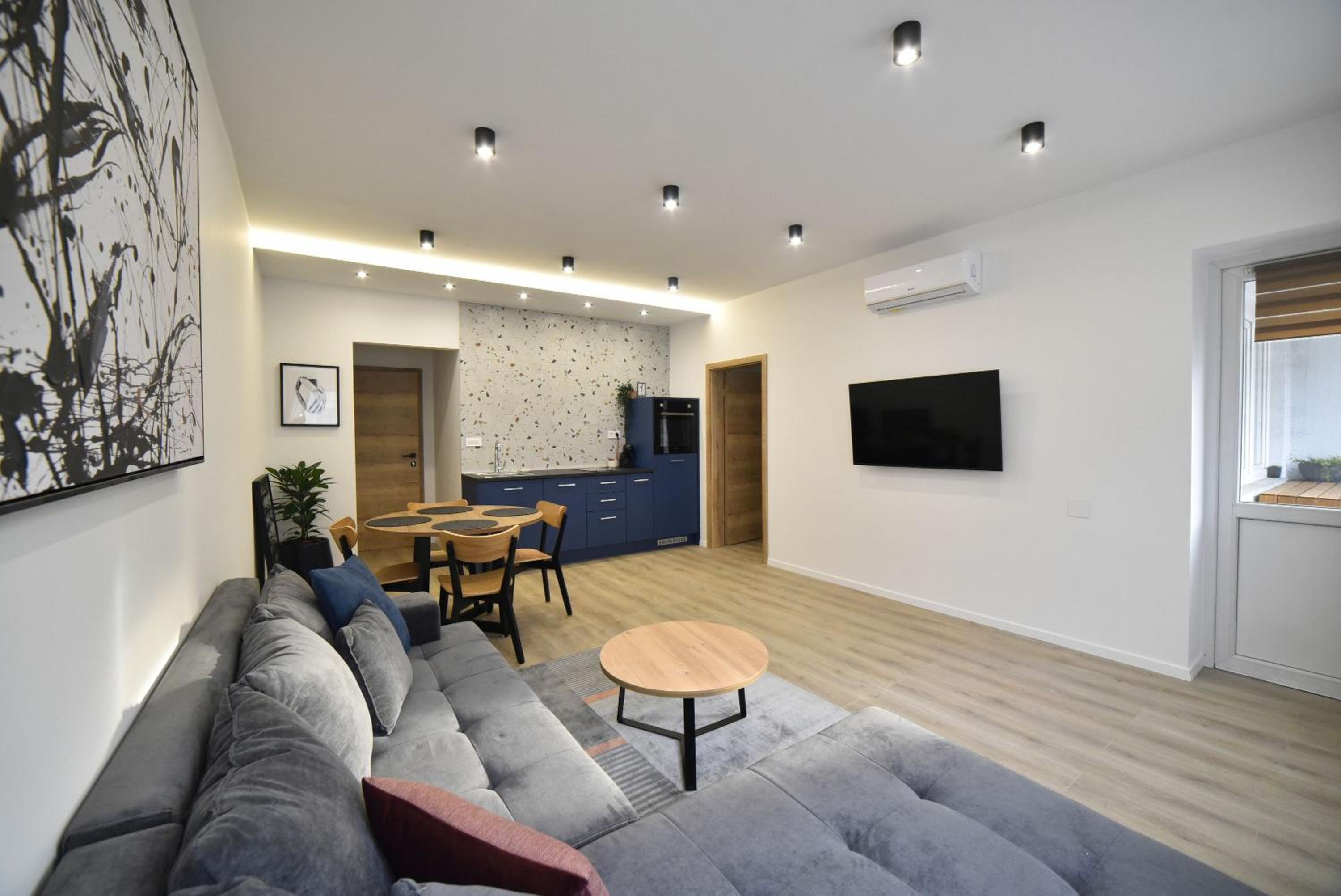 Deluxe Apartment