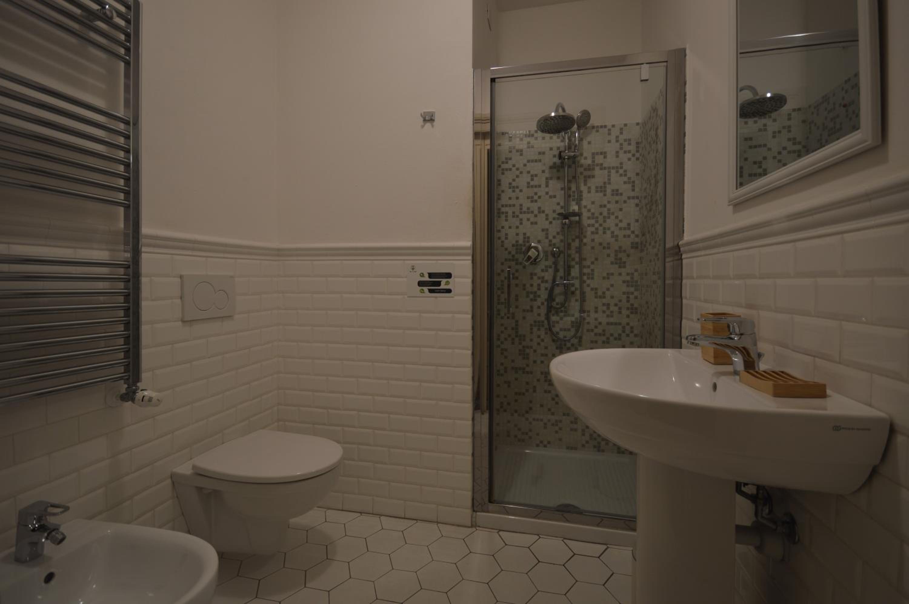 Double Room with Shared Bathroom photo 2