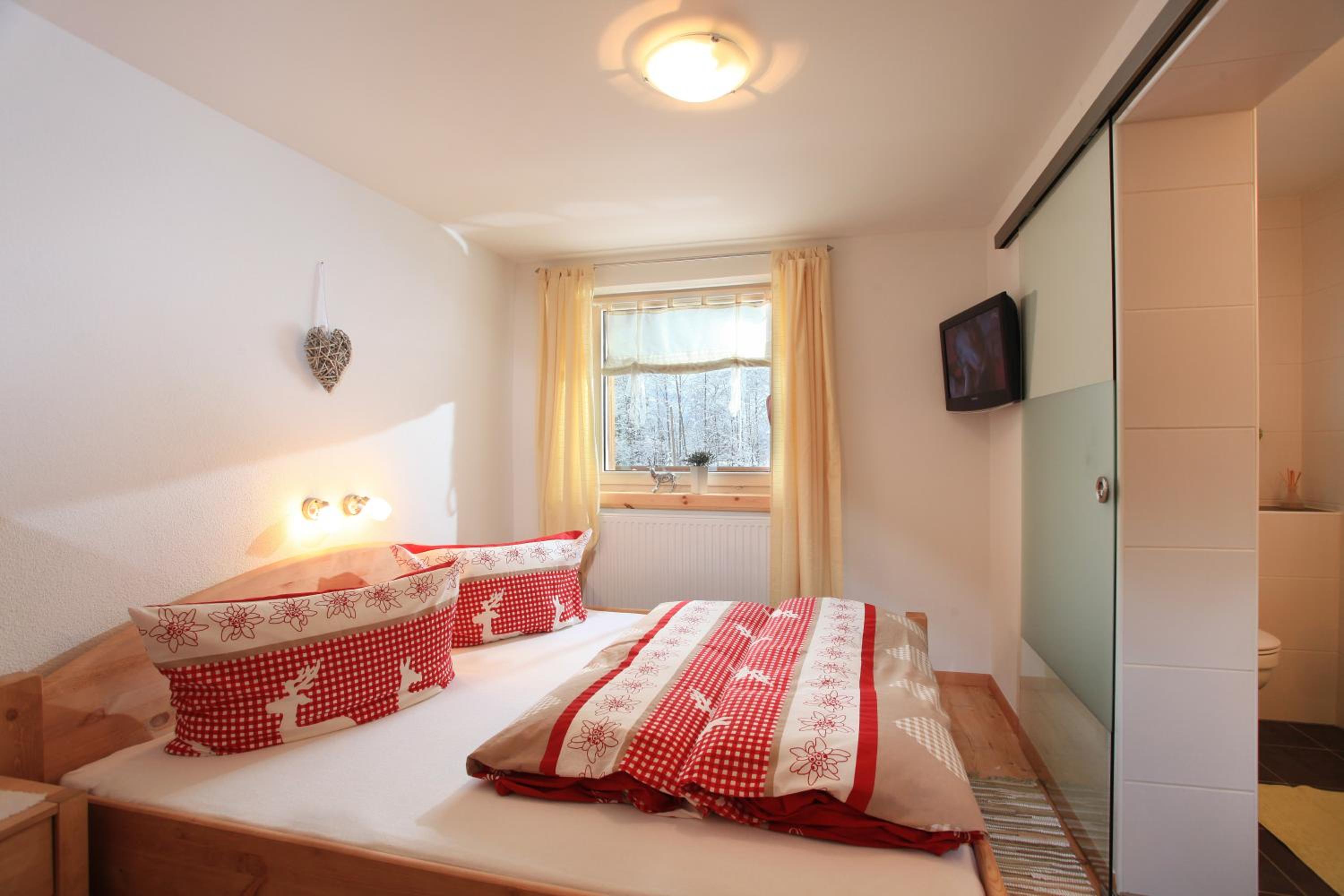 Apartment with Balcony photo 3