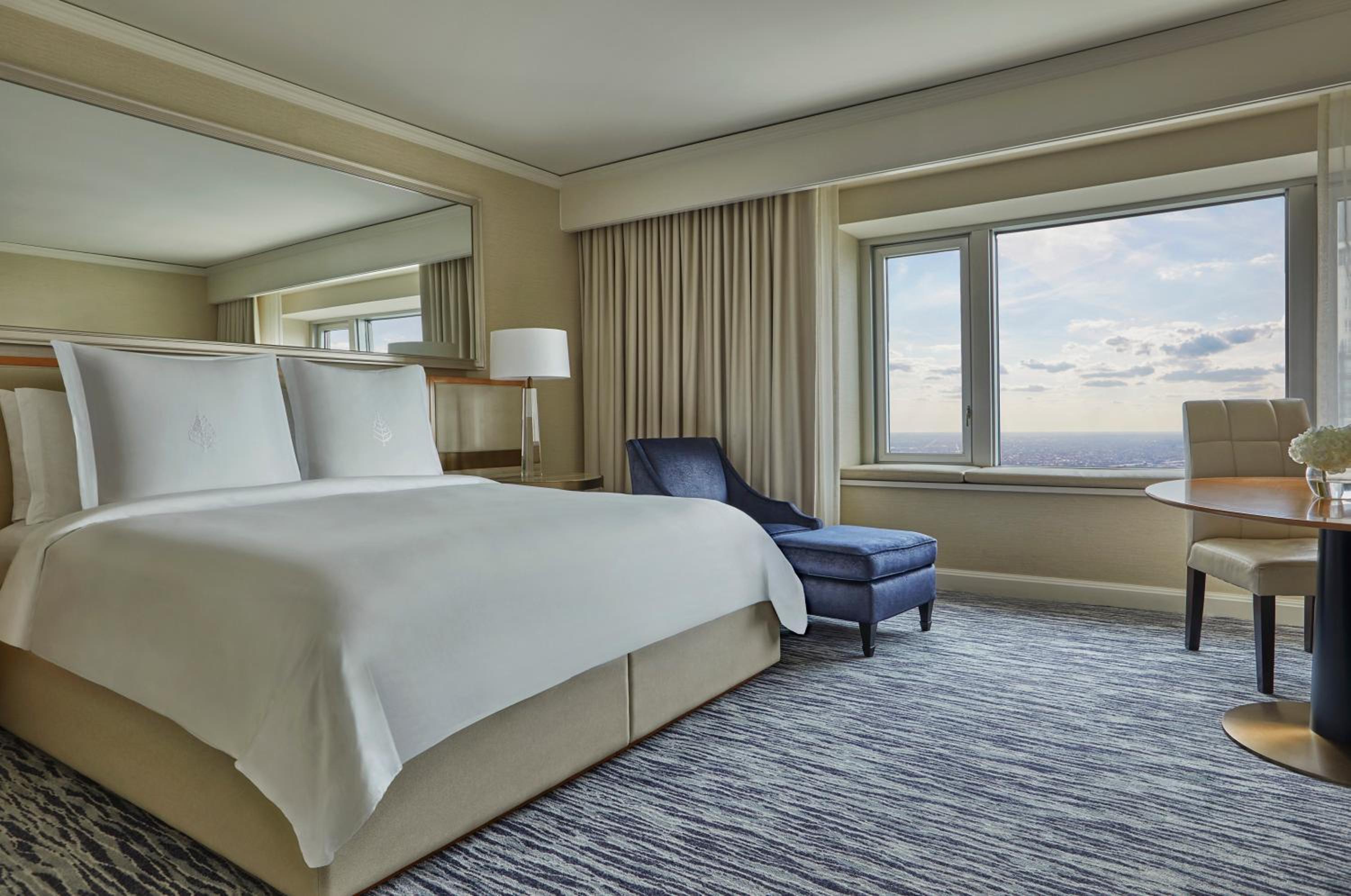 King Room with Lake View - Photo 1