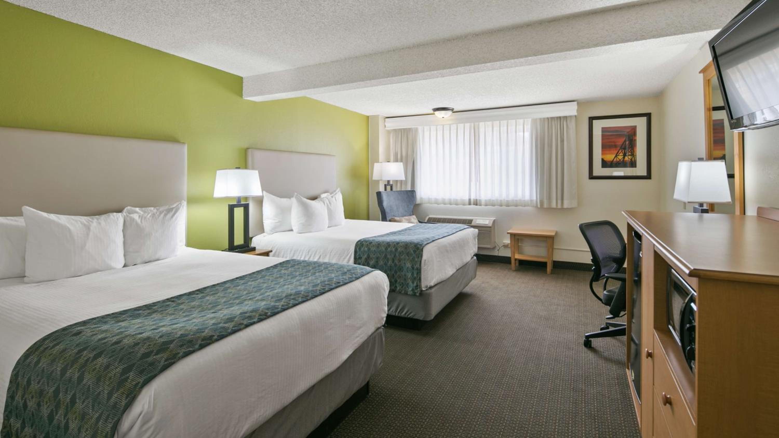 Queen Room with Two Queen Beds - Non-Smoking photo 1