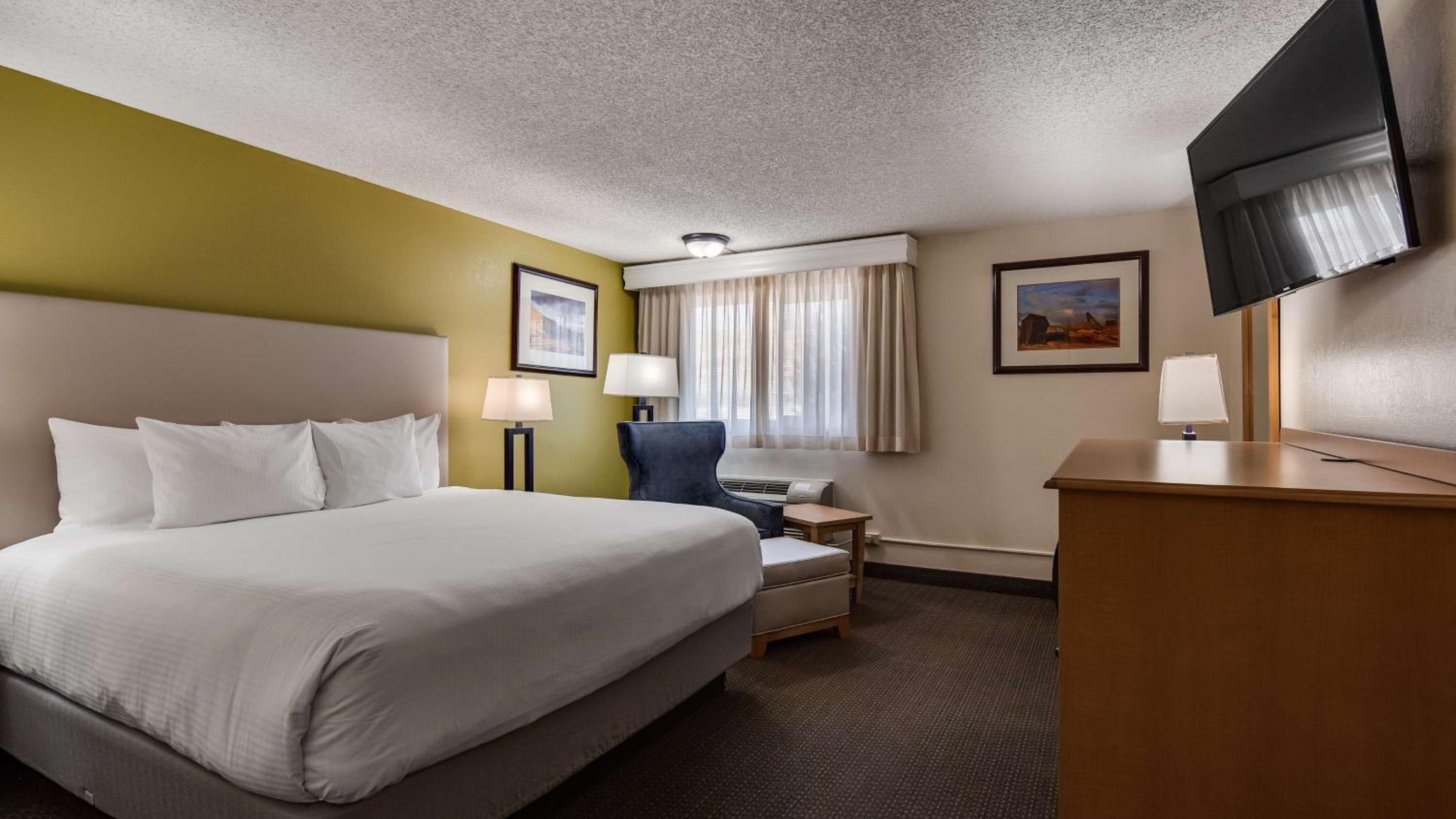 King Room - Non-Smoking photo 3