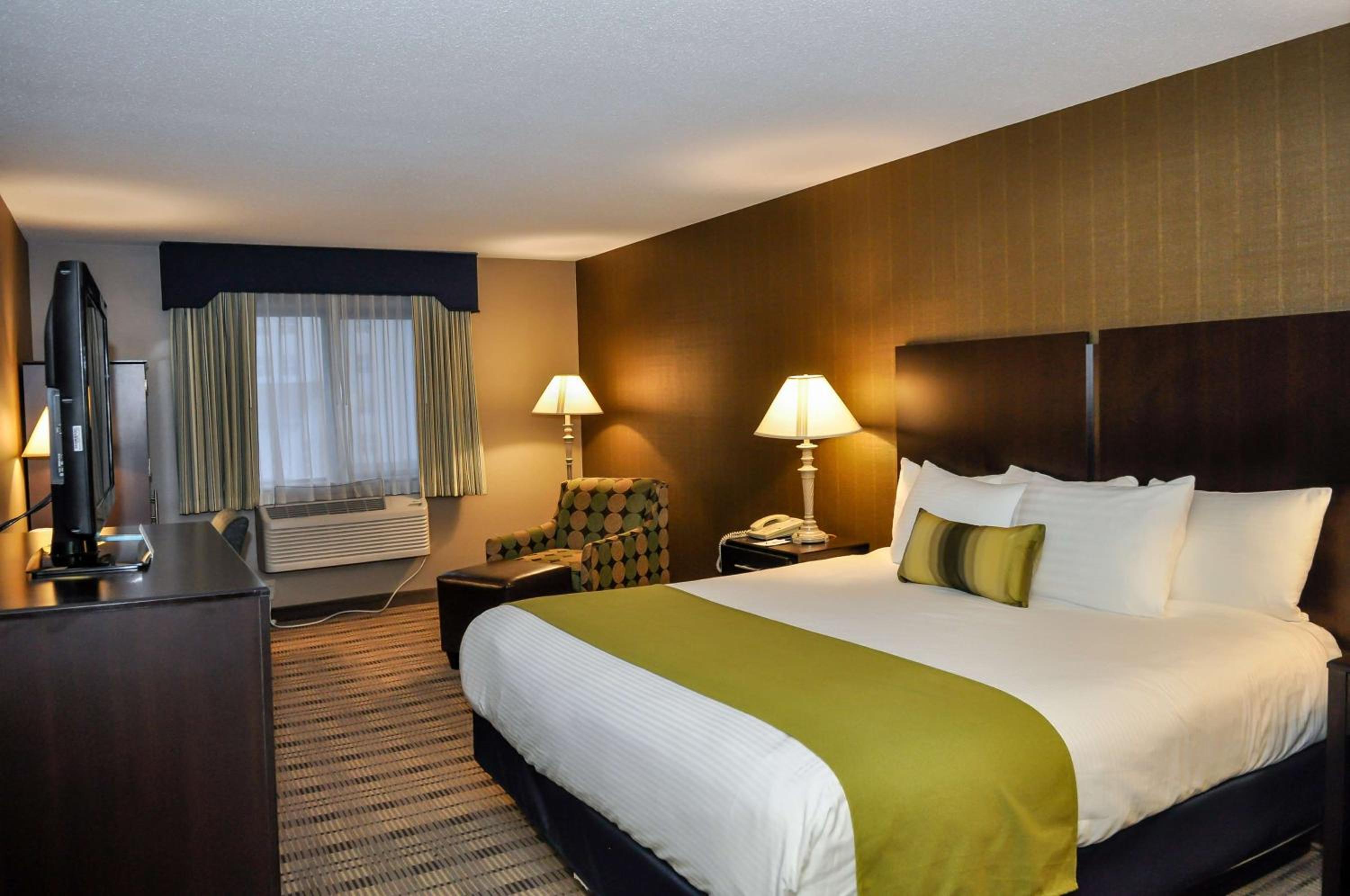King Room - Non-Smoking - Photo 1