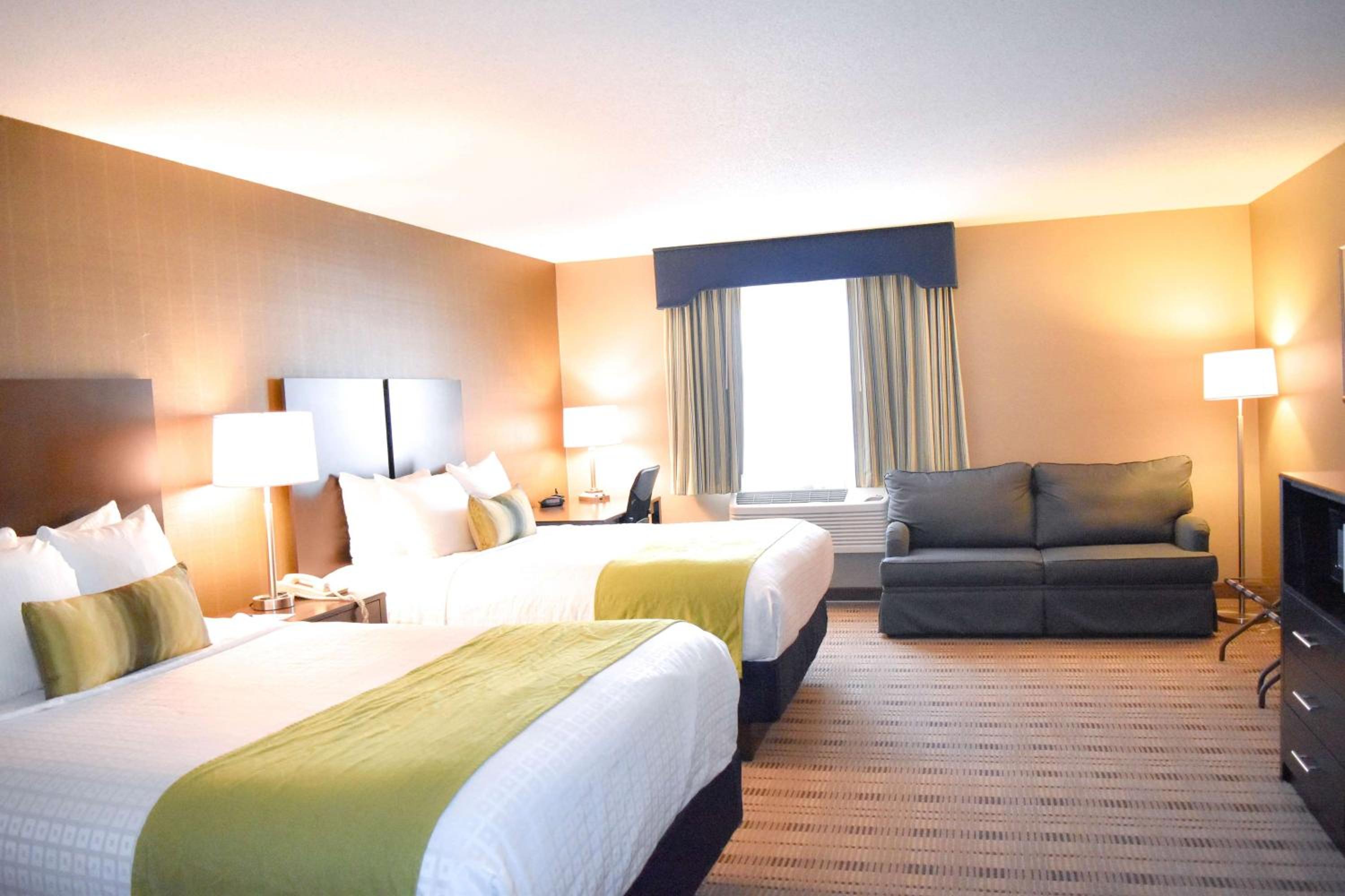 Suite with Two Queen Beds and Sofa Bed - Non-Smoking - Photo 1