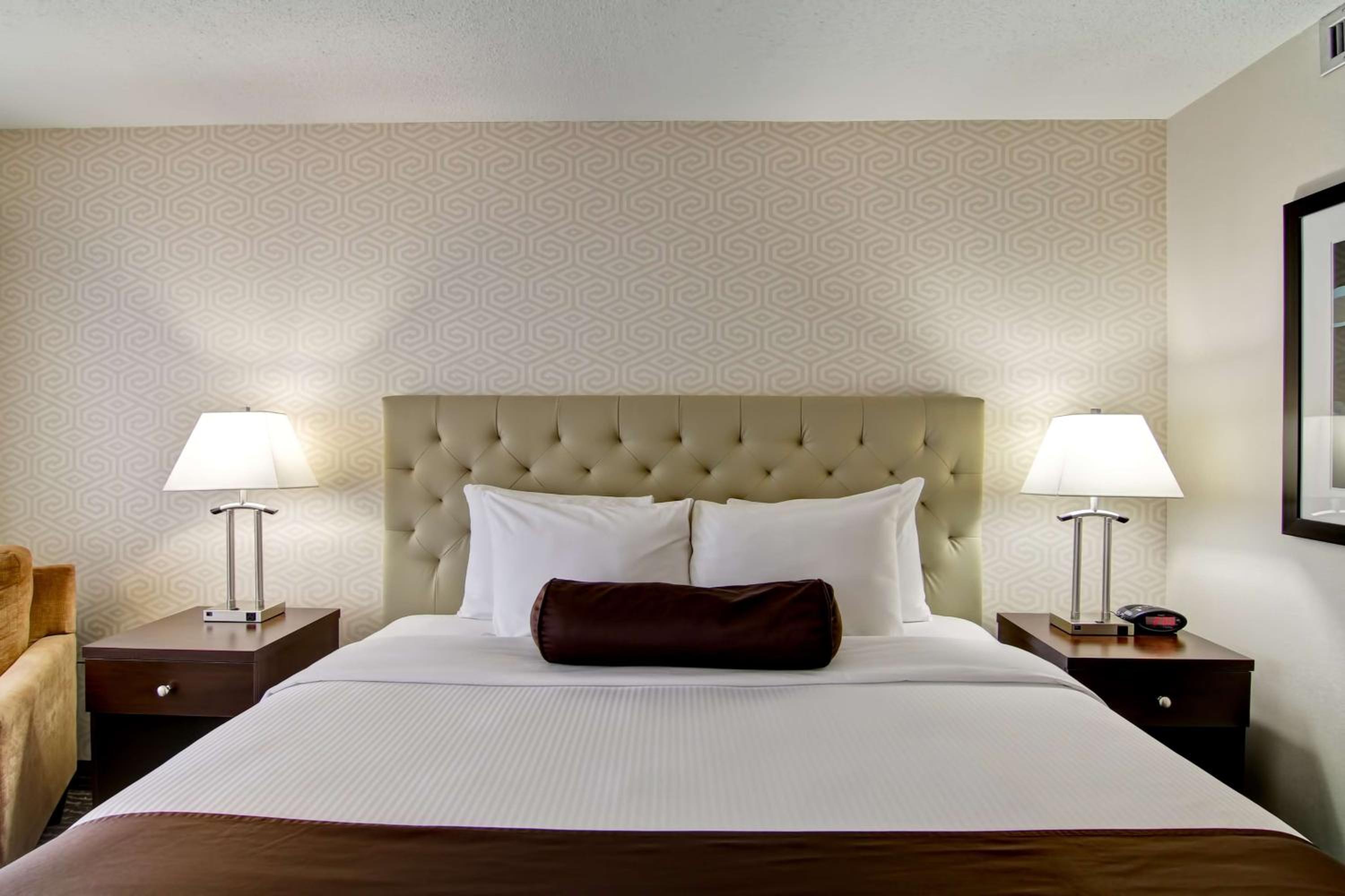 King Room - Non-Smoking - Photo 1