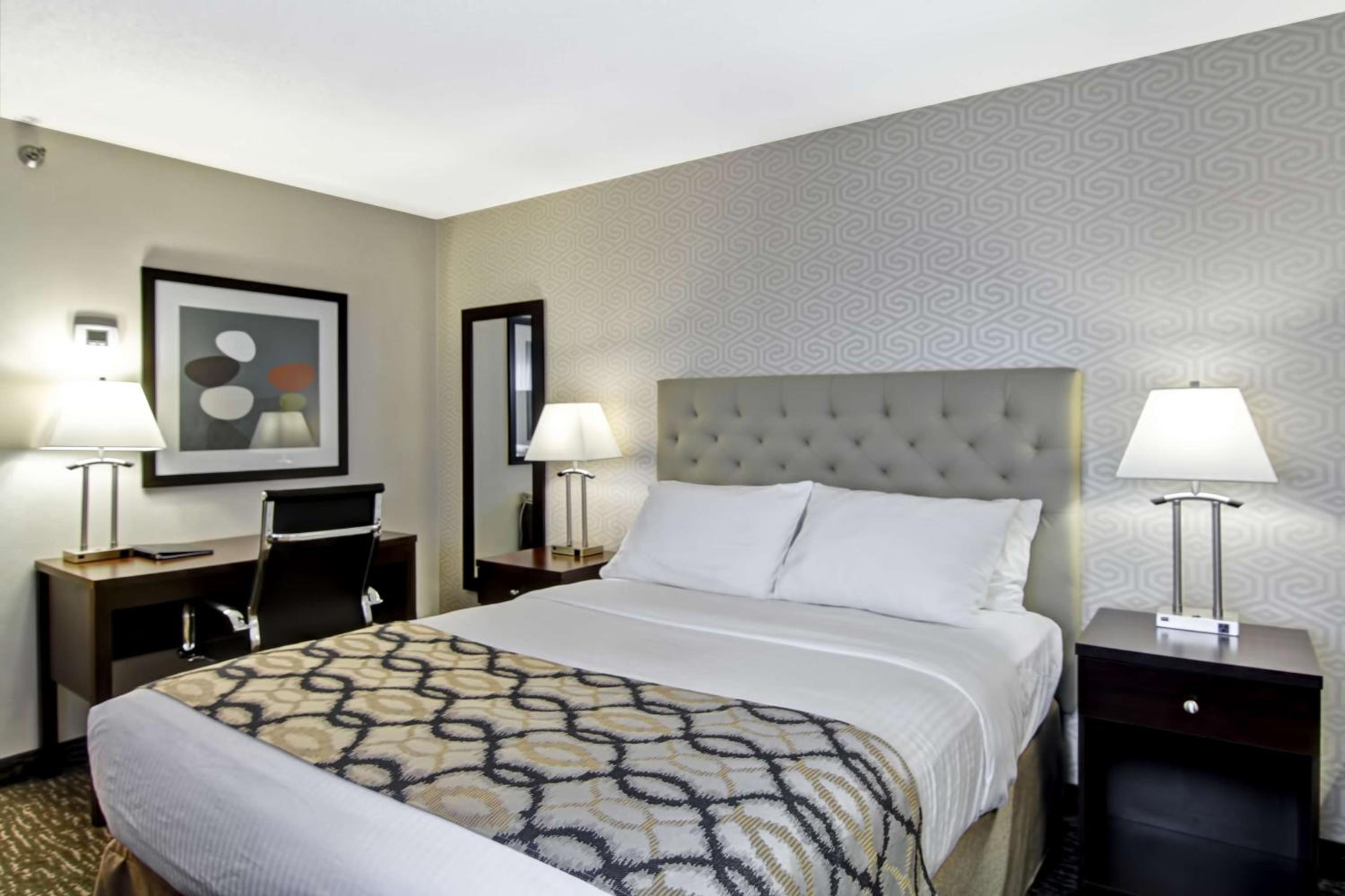King Room - Non-Smoking - Photo 5