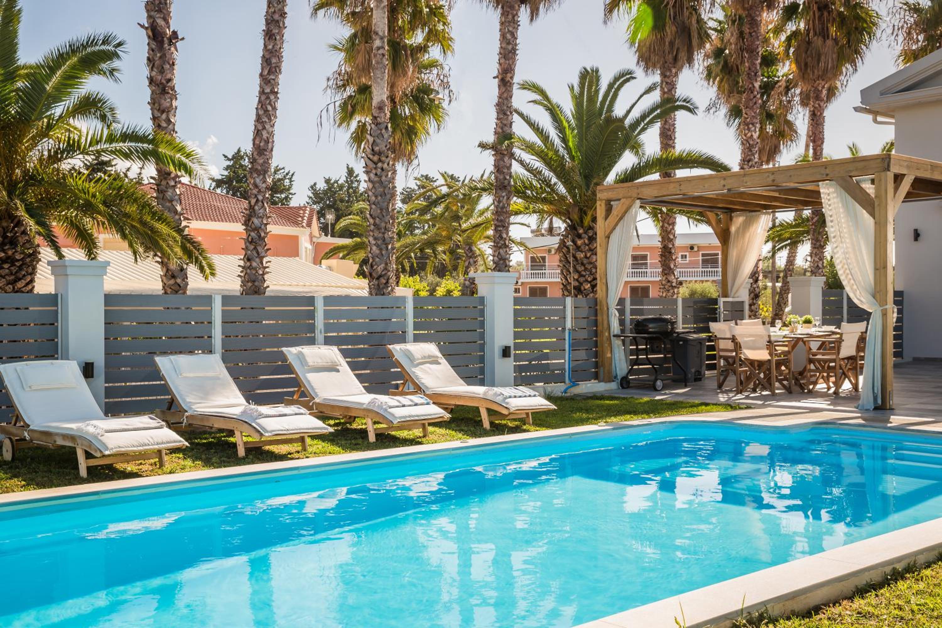 Deluxe Villa with Private Pool and Sea View photo 2