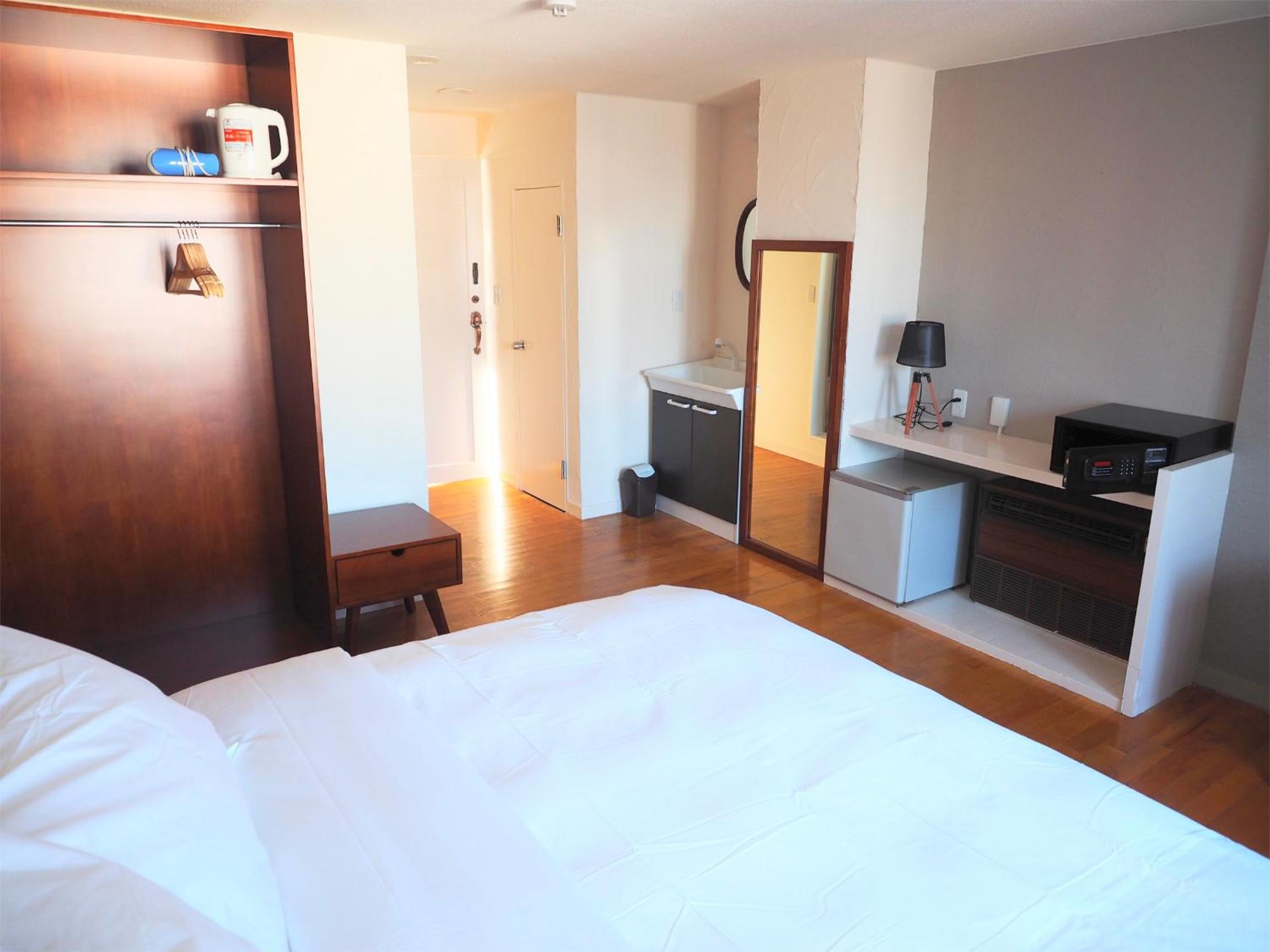 Deluxe Room with Private Bathroom photo 3