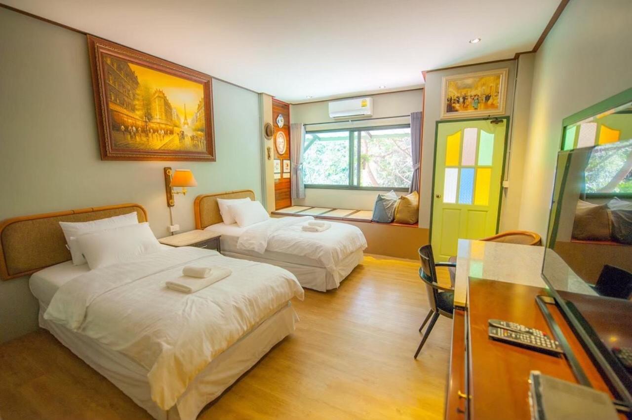 Large Double or Twin Room - Photo 2