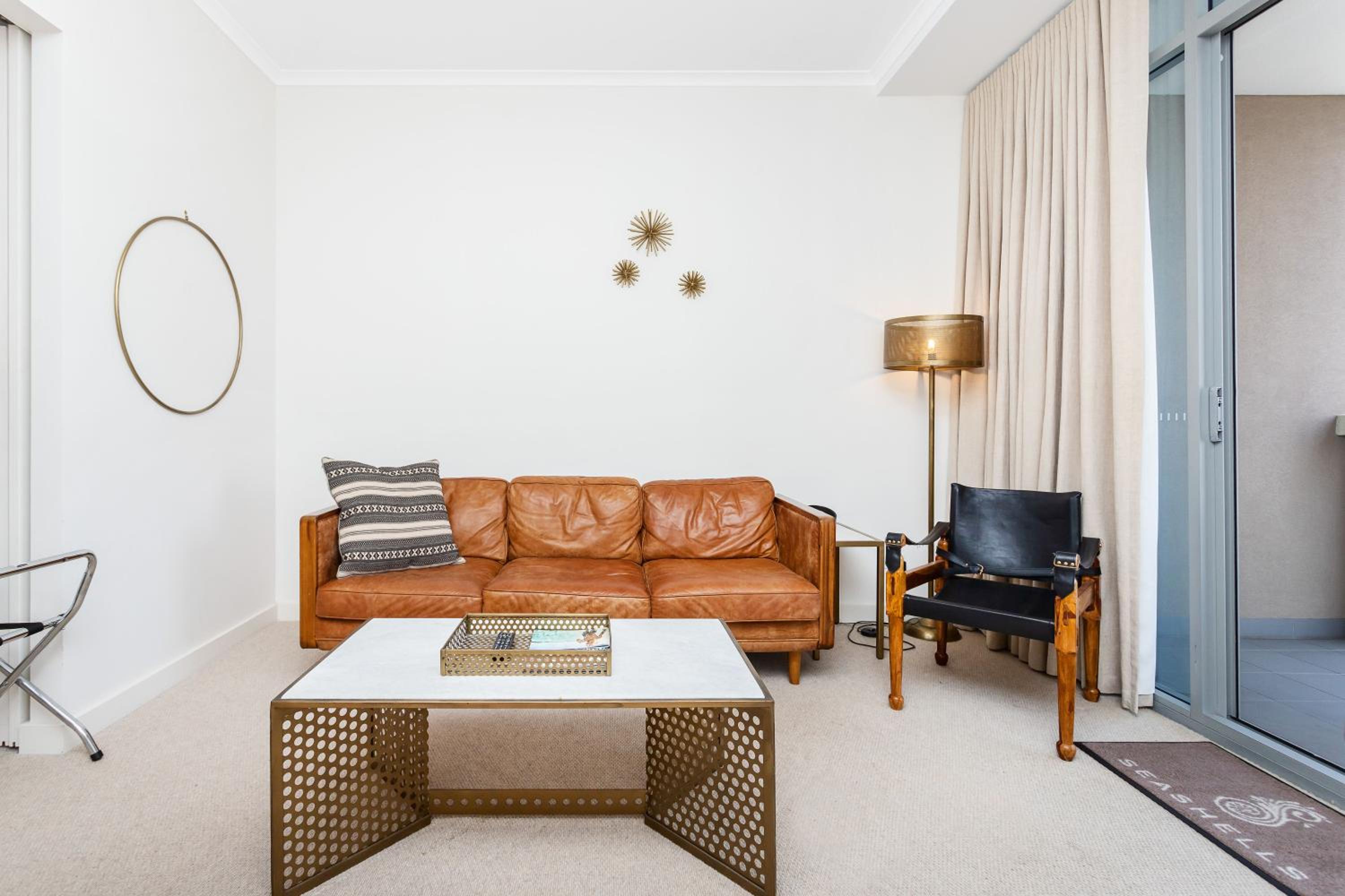 Studio Apartment photo 2