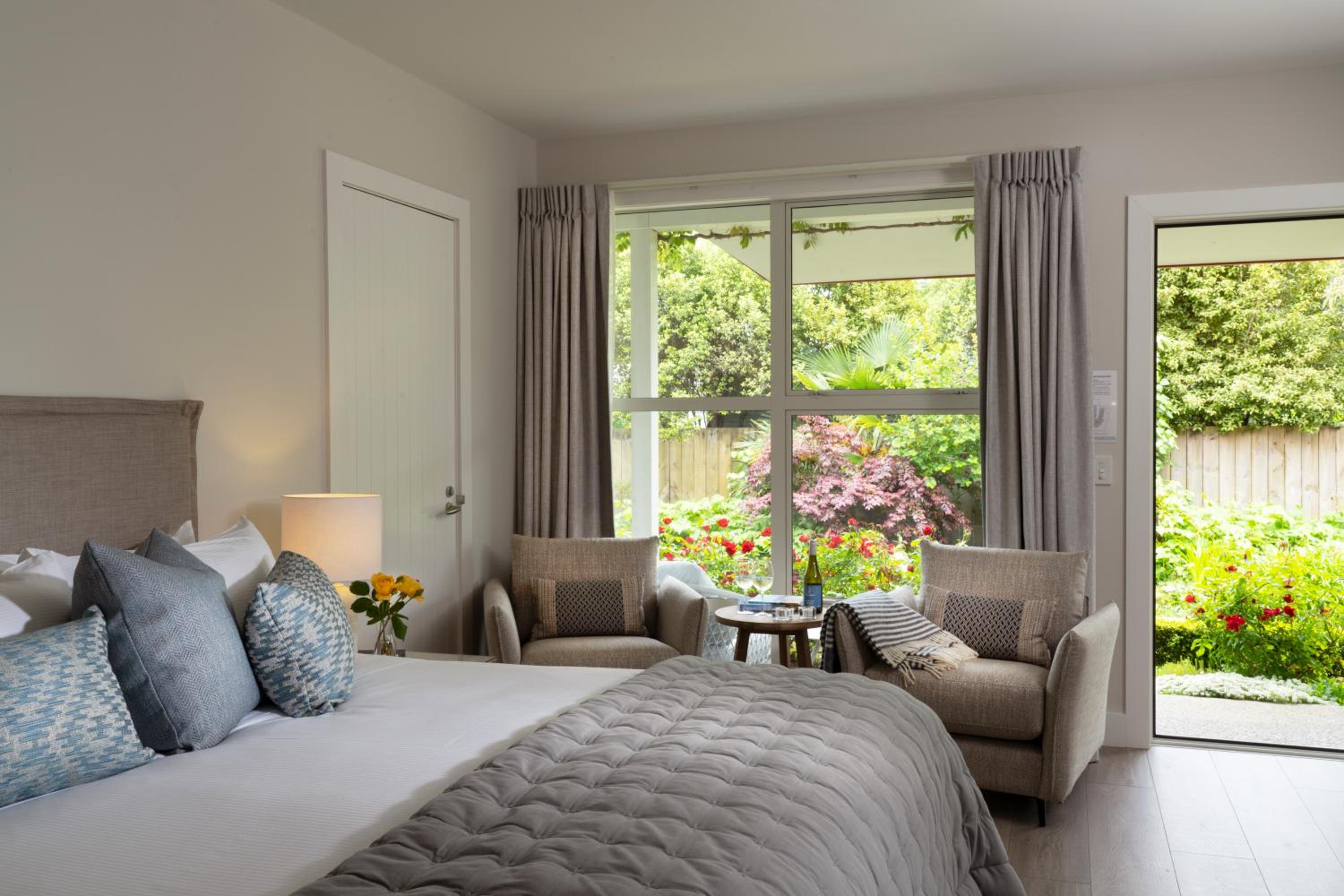 Deluxe Double Room with Breakfast