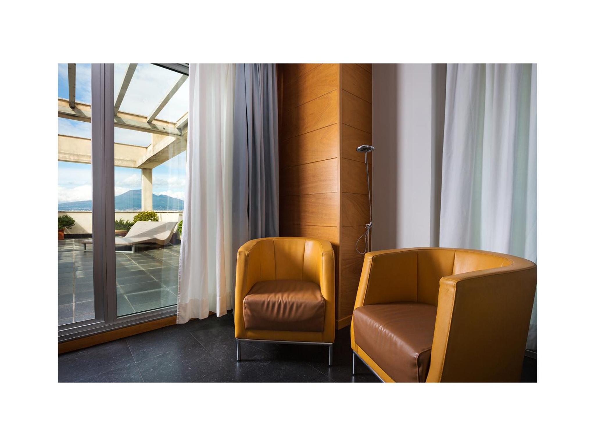 Suite with Terrace - Photo 9