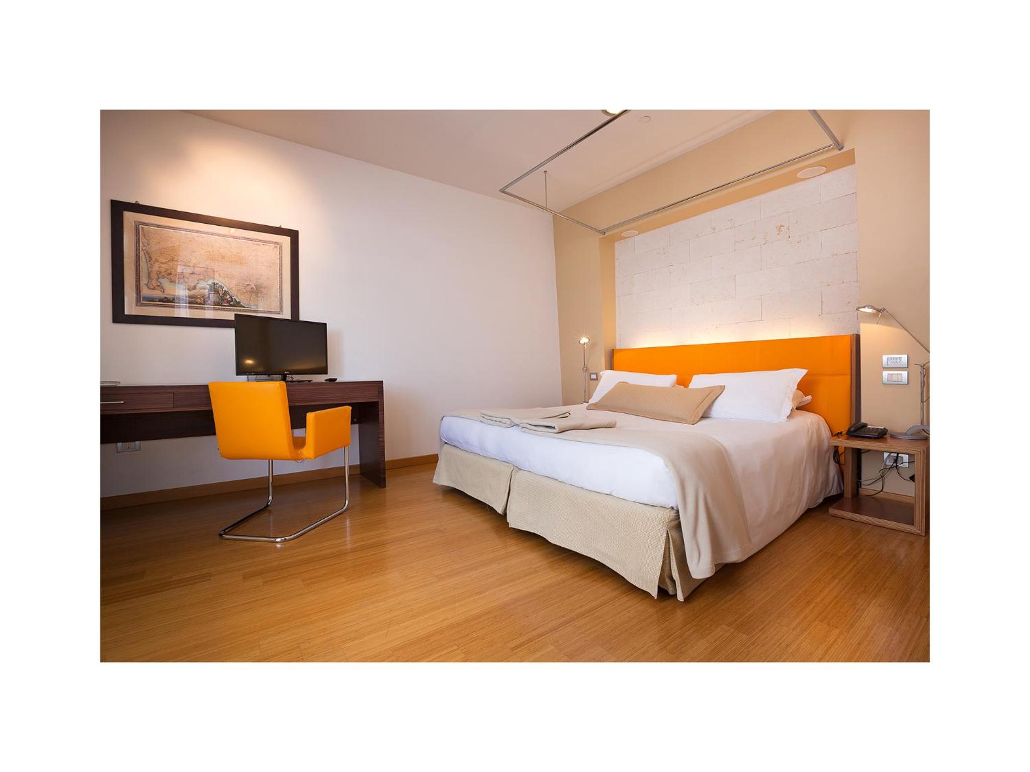 Suite with Terrace - Photo 8