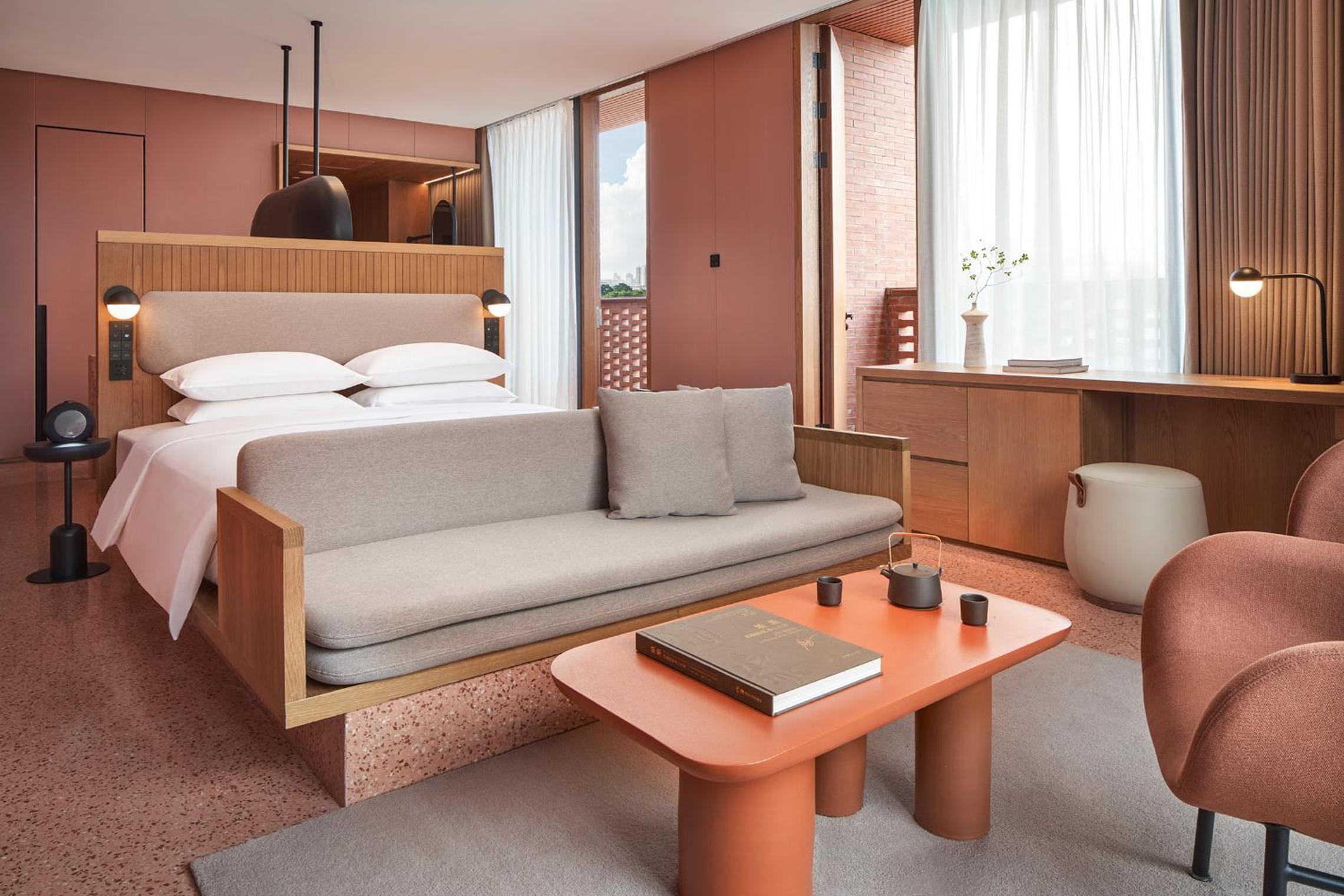 Deluxe King Room - Photo 1