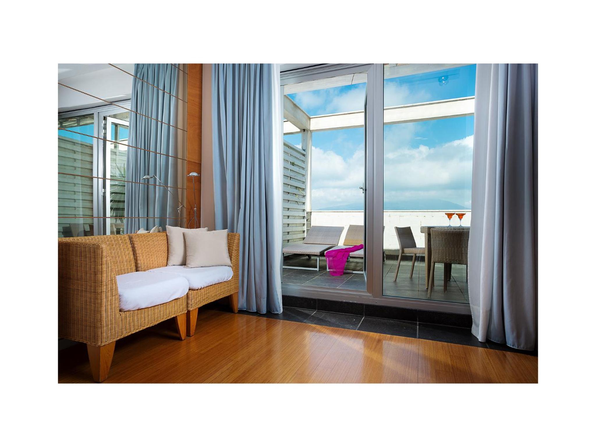Suite with Terrace - Photo 5