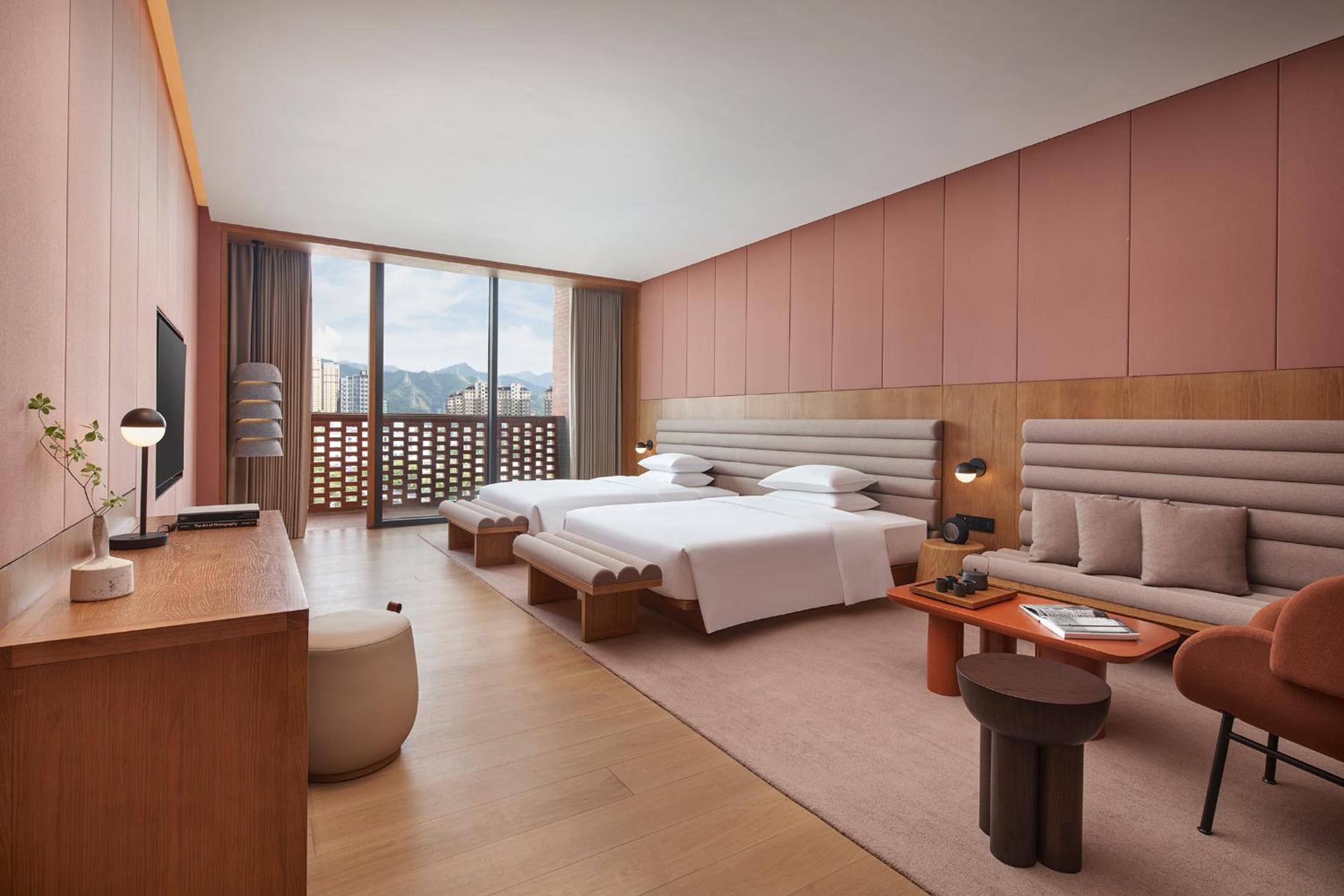 Queen Room with Two Queen Beds - Photo 2