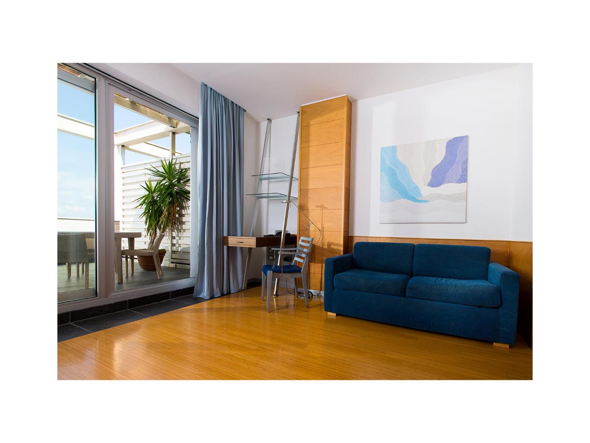 Suite with Terrace - Photo 4