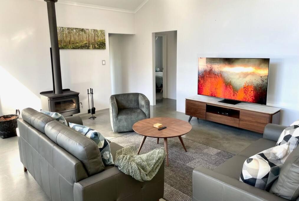 Three-Bedroom House photo 1