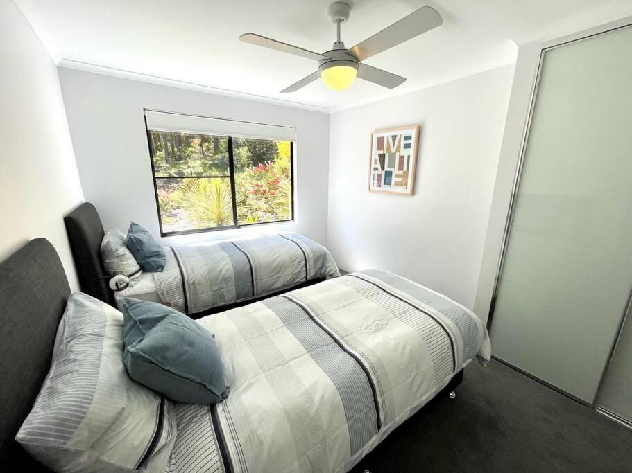 Three-Bedroom House photo 2