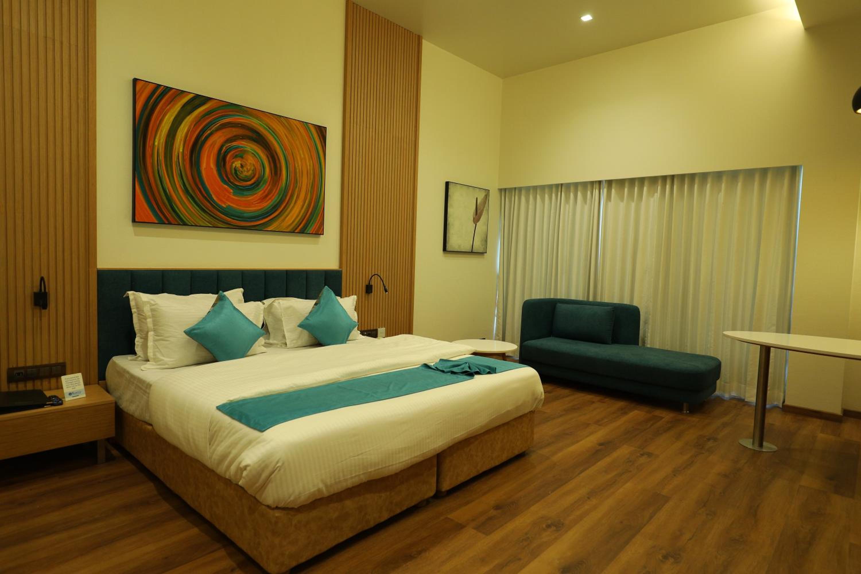 Deluxe Room - Photo 5