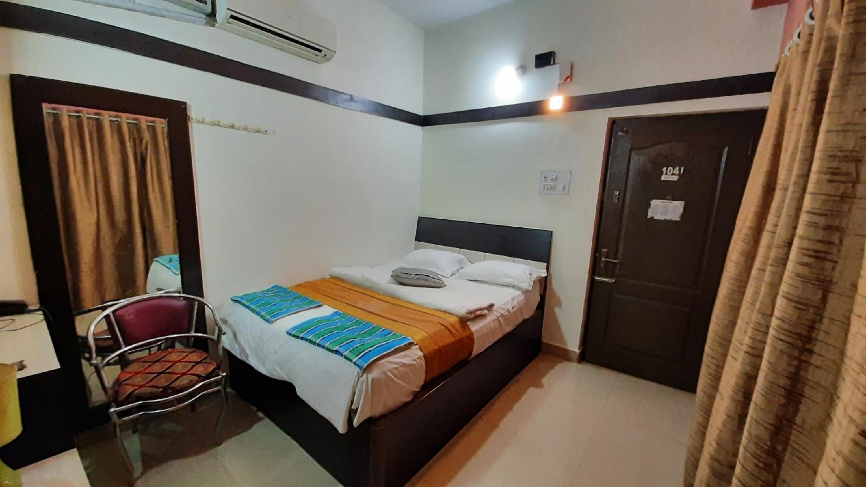 Budget Double Room photo 3
